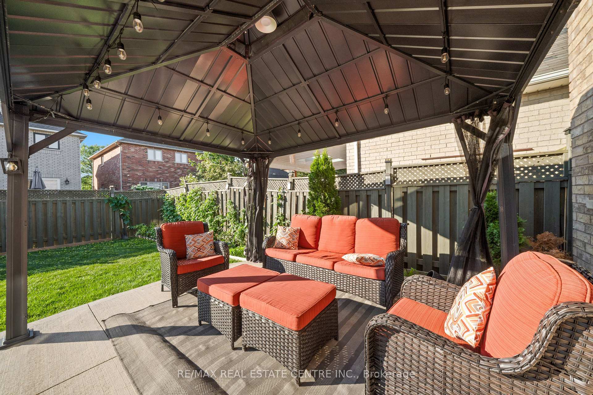 Photo 35 of 10 Midvale Road, Brampton, Fletcher's Meadow — HOMEH