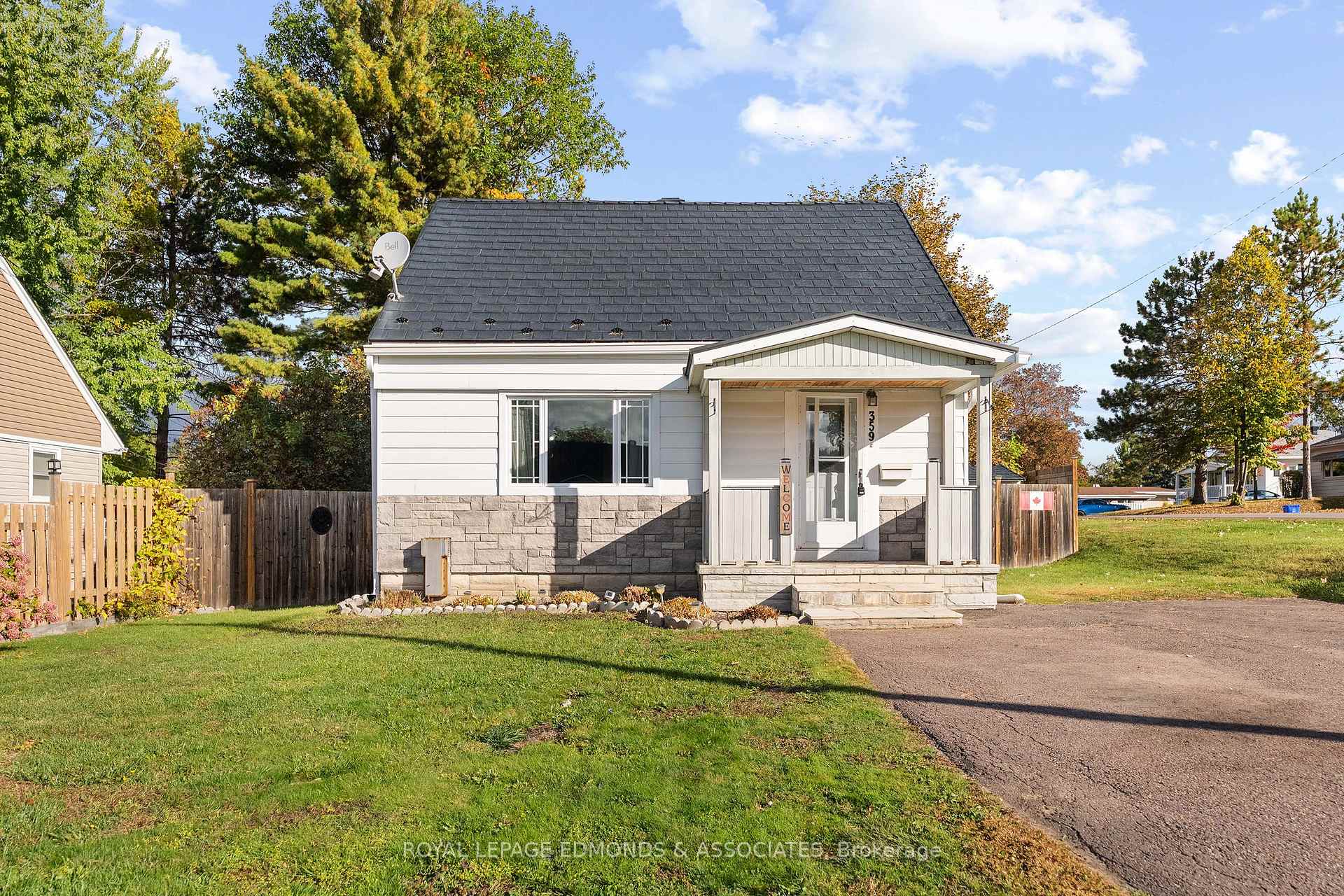 Photo 2 of 359 Chamberlain Street, Pembroke, Pembroke — HOMEH