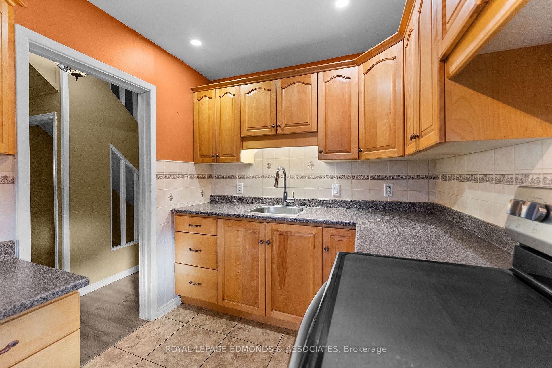 Photo 8 of 359 Chamberlain Street, Pembroke, Pembroke — HOMEH
