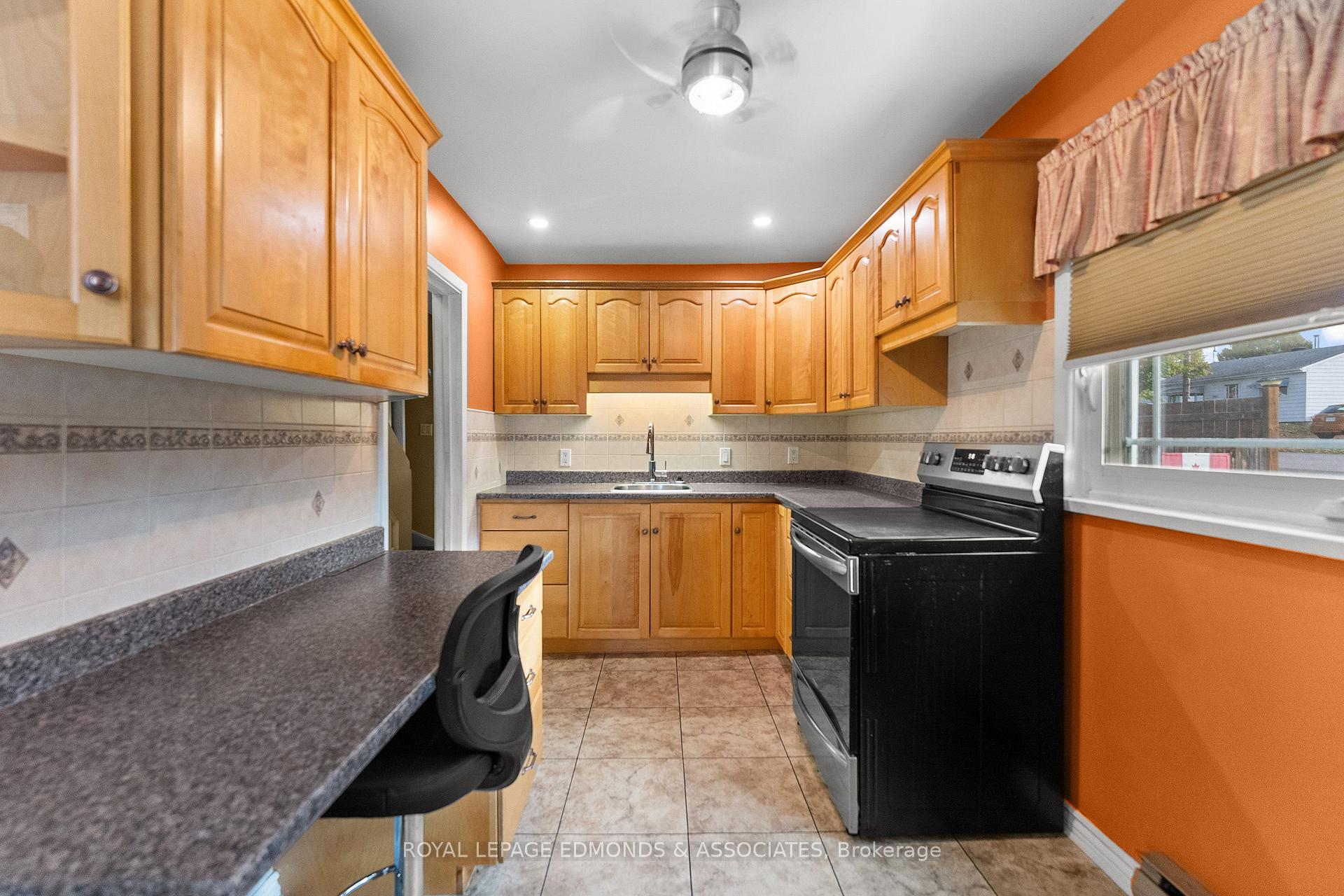 Photo 9 of 359 Chamberlain Street, Pembroke, Pembroke — HOMEH