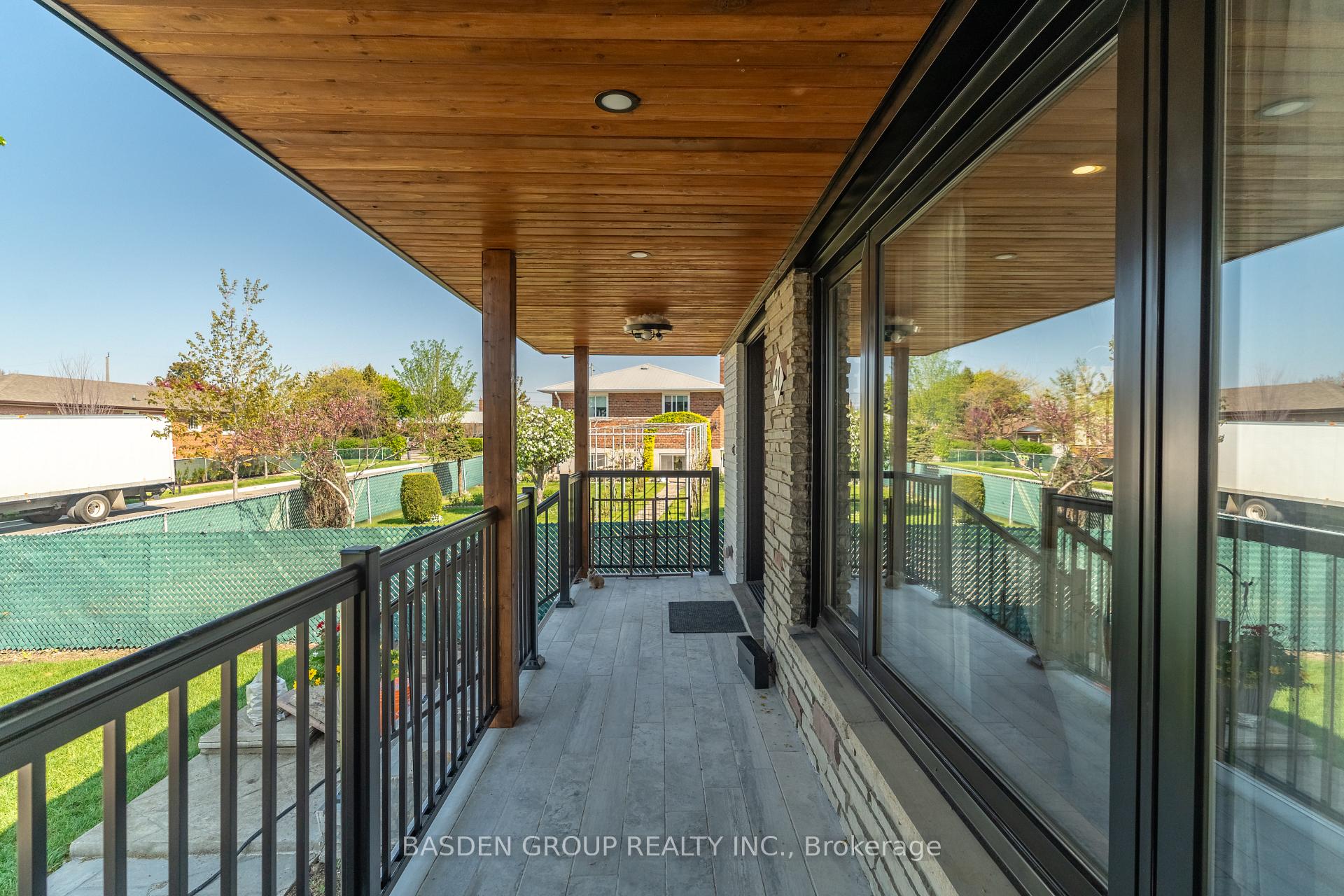 Photo 4 of 21 Mayberry Road, North York, Glenfield-Jane Heights — HOMEH