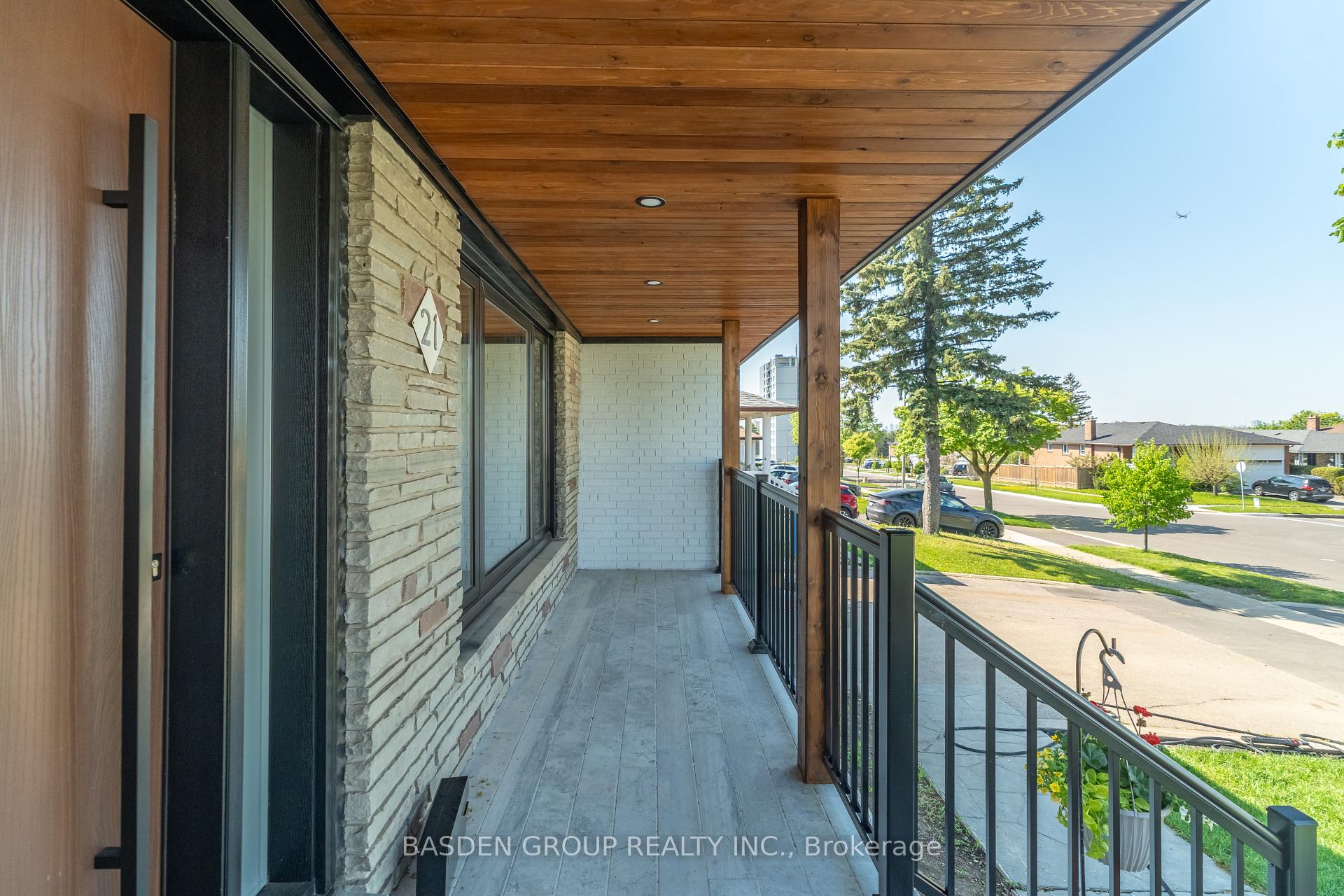 Photo 5 of 21 Mayberry Road, North York, Glenfield-Jane Heights — HOMEH