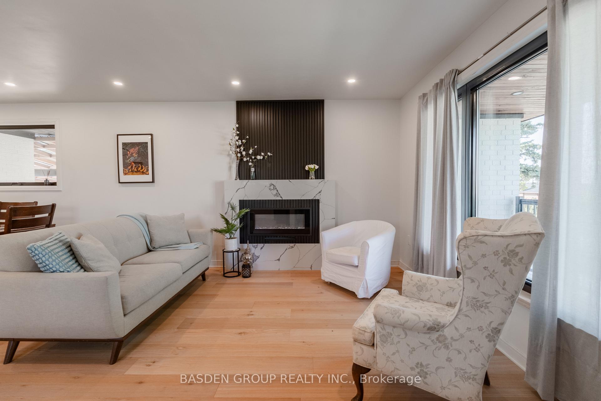 Photo 7 of 21 Mayberry Road, North York, Glenfield-Jane Heights — HOMEH