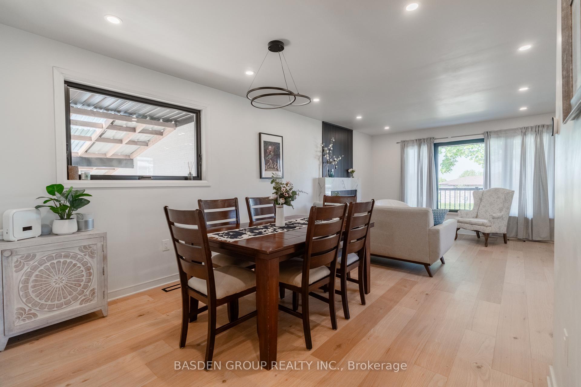 Photo 12 of 21 Mayberry Road, North York, Glenfield-Jane Heights — HOMEH