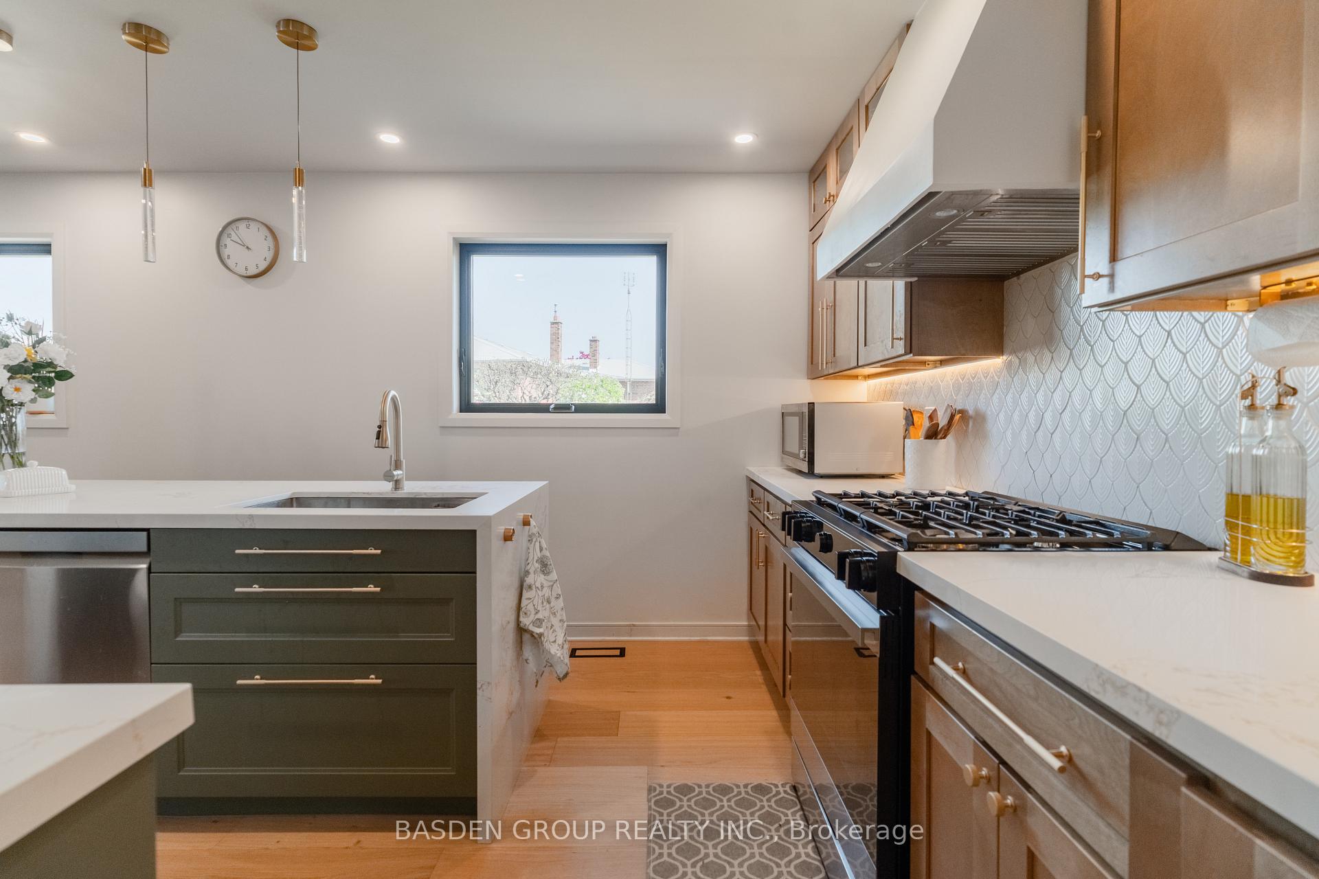 Photo 18 of 21 Mayberry Road, North York, Glenfield-Jane Heights — HOMEH