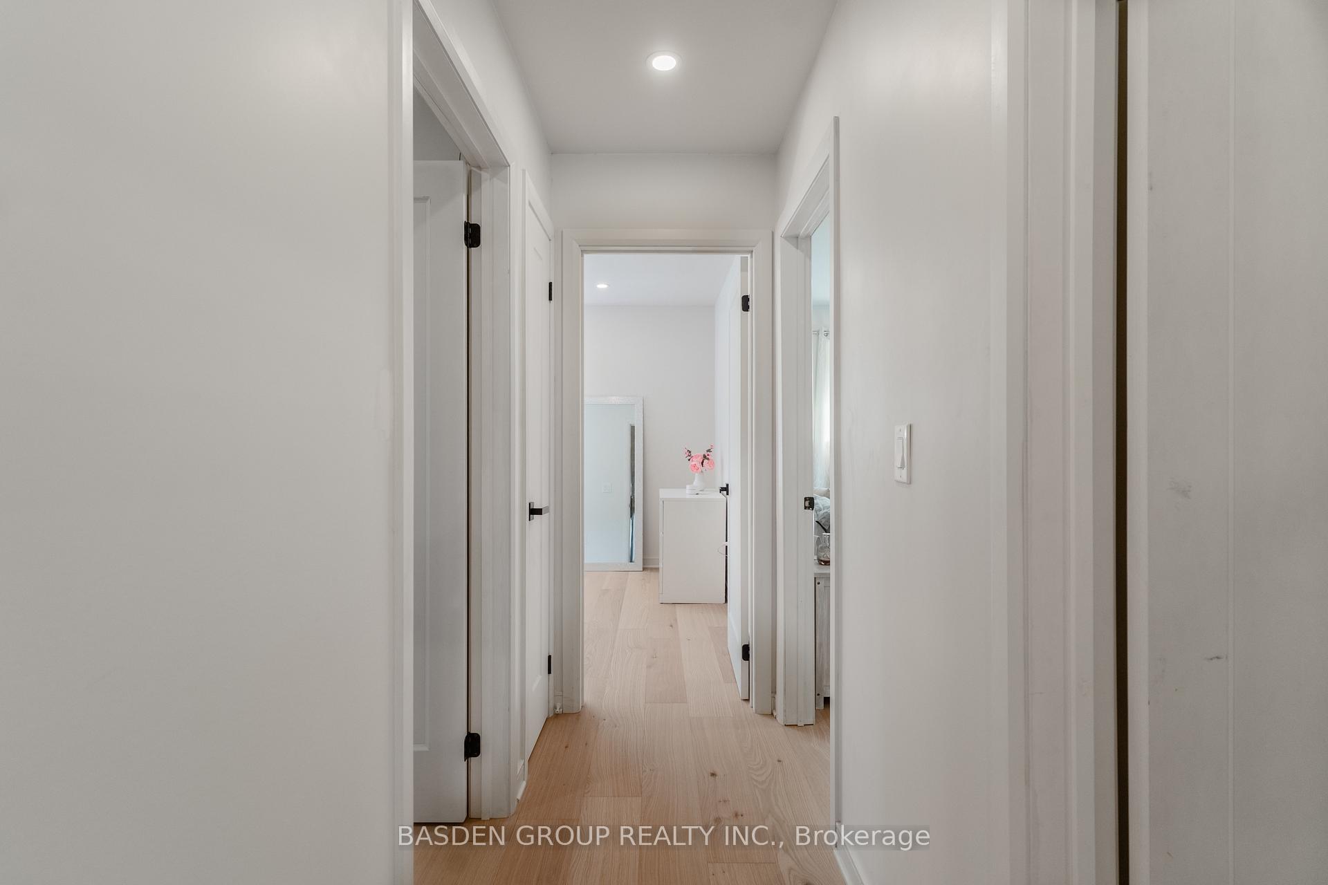 Photo 22 of 21 Mayberry Road, North York, Glenfield-Jane Heights — HOMEH