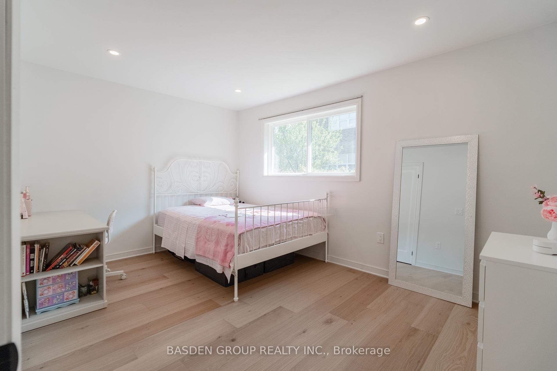 Photo 26 of 21 Mayberry Road, North York, Glenfield-Jane Heights — HOMEH