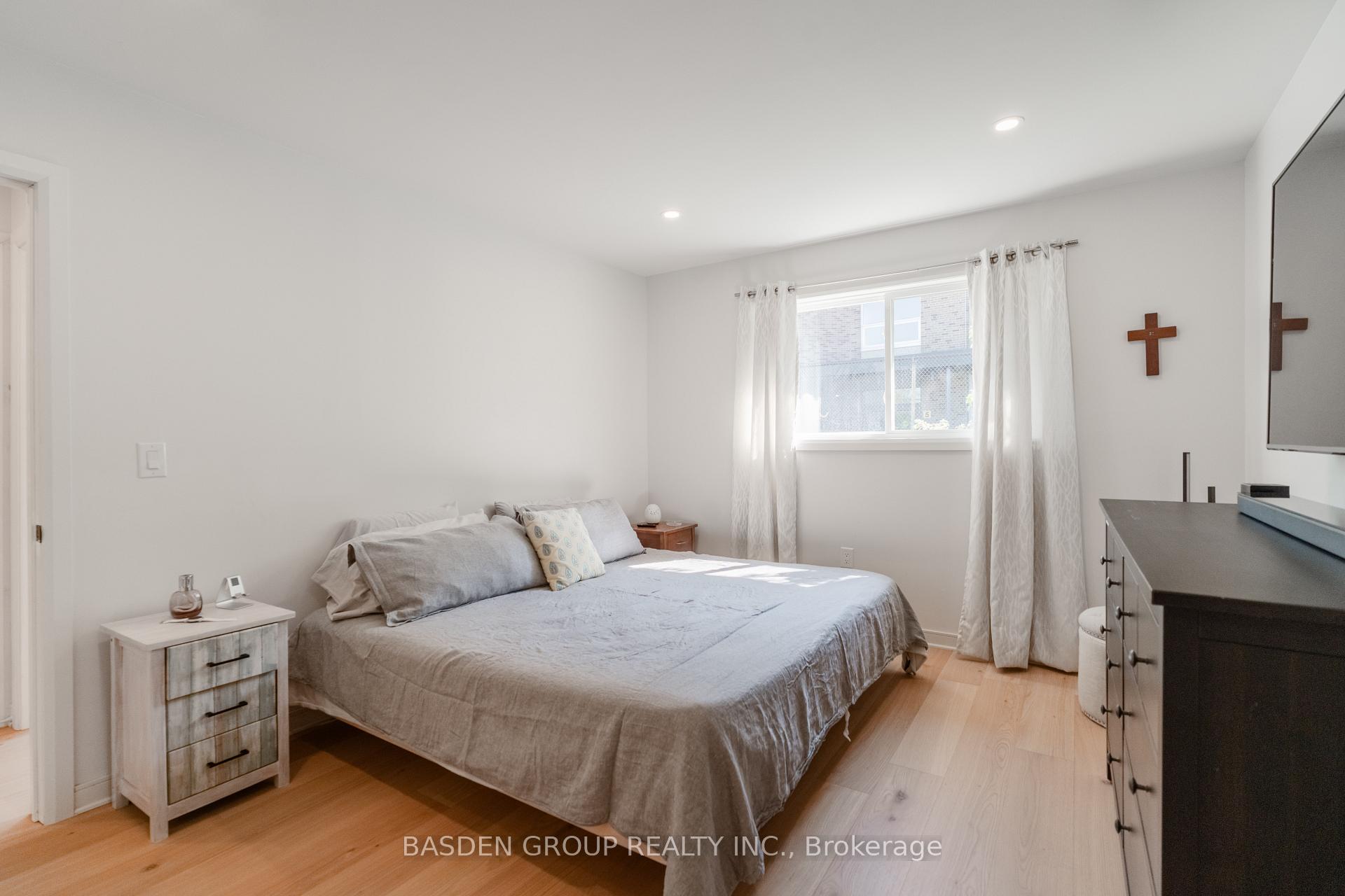 Photo 30 of 21 Mayberry Road, North York, Glenfield-Jane Heights — HOMEH
