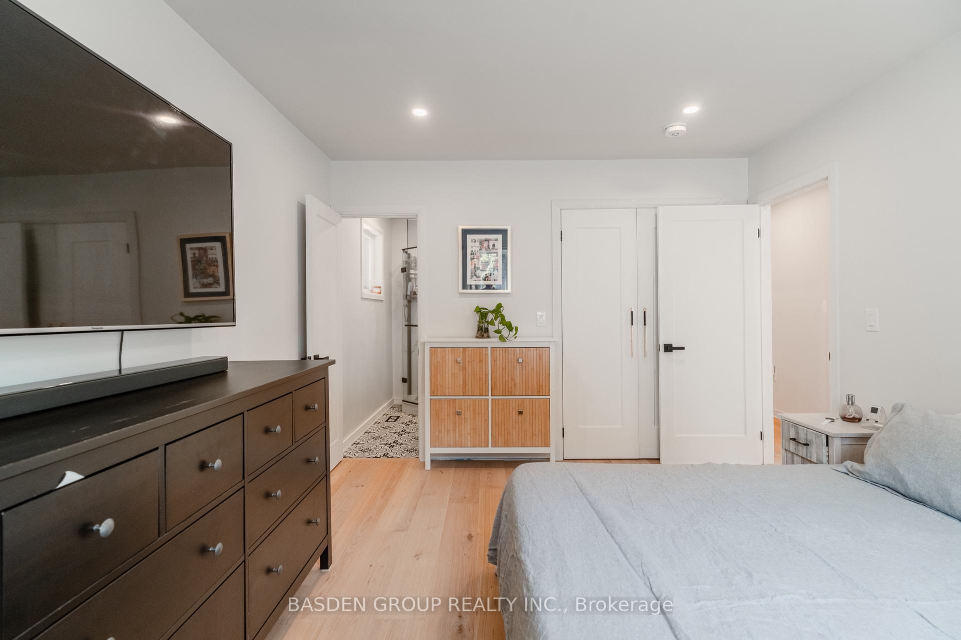 Photo 32 of 21 Mayberry Road, North York, Glenfield-Jane Heights — HOMEH
