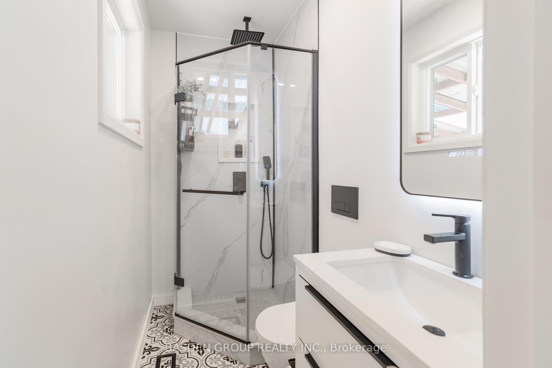 Photo 33 of 21 Mayberry Road, North York, Glenfield-Jane Heights — HOMEH