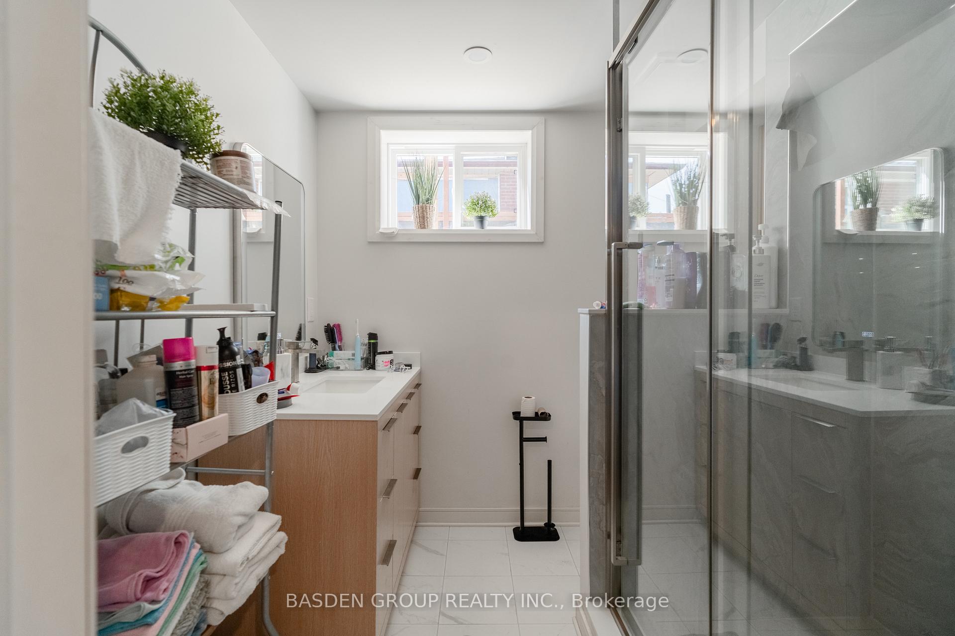 Photo 38 of 21 Mayberry Road, North York, Glenfield-Jane Heights — HOMEH