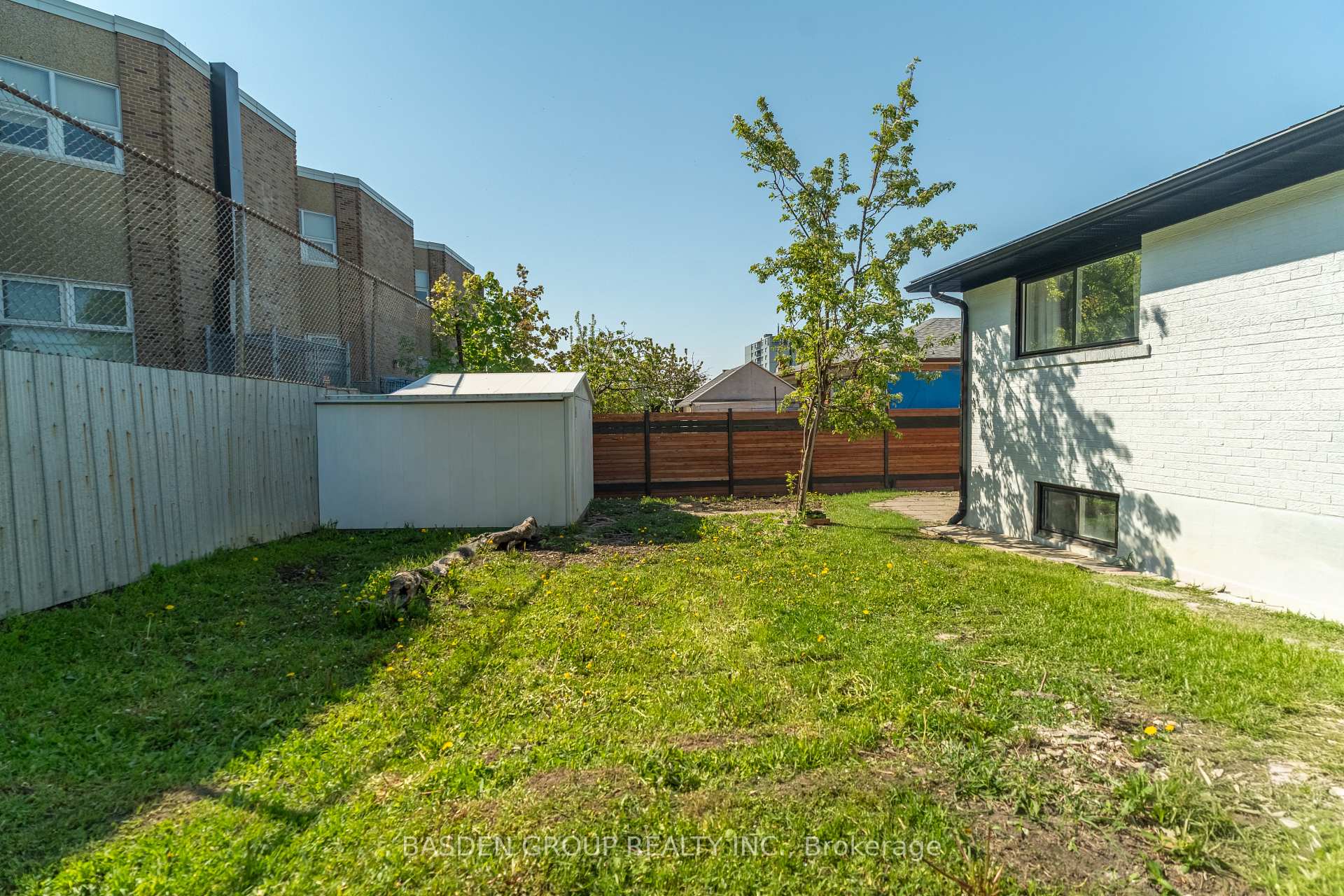 Photo 47 of 21 Mayberry Road, North York, Glenfield-Jane Heights — HOMEH