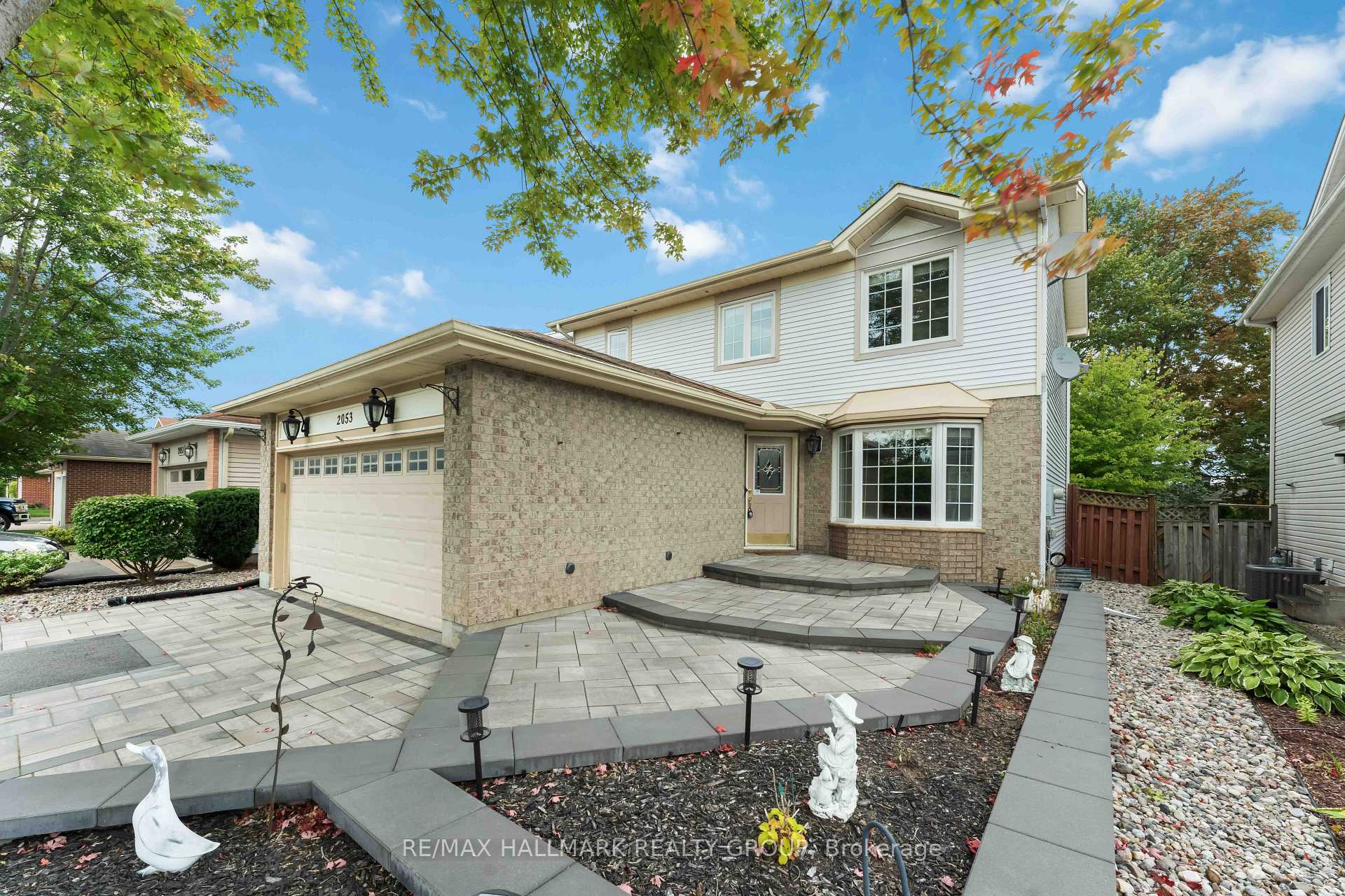 Photo 2 of 2053 Rolling Brook Drive, Ottawa, Chapel Hill South - Orleans Village — HOMEH