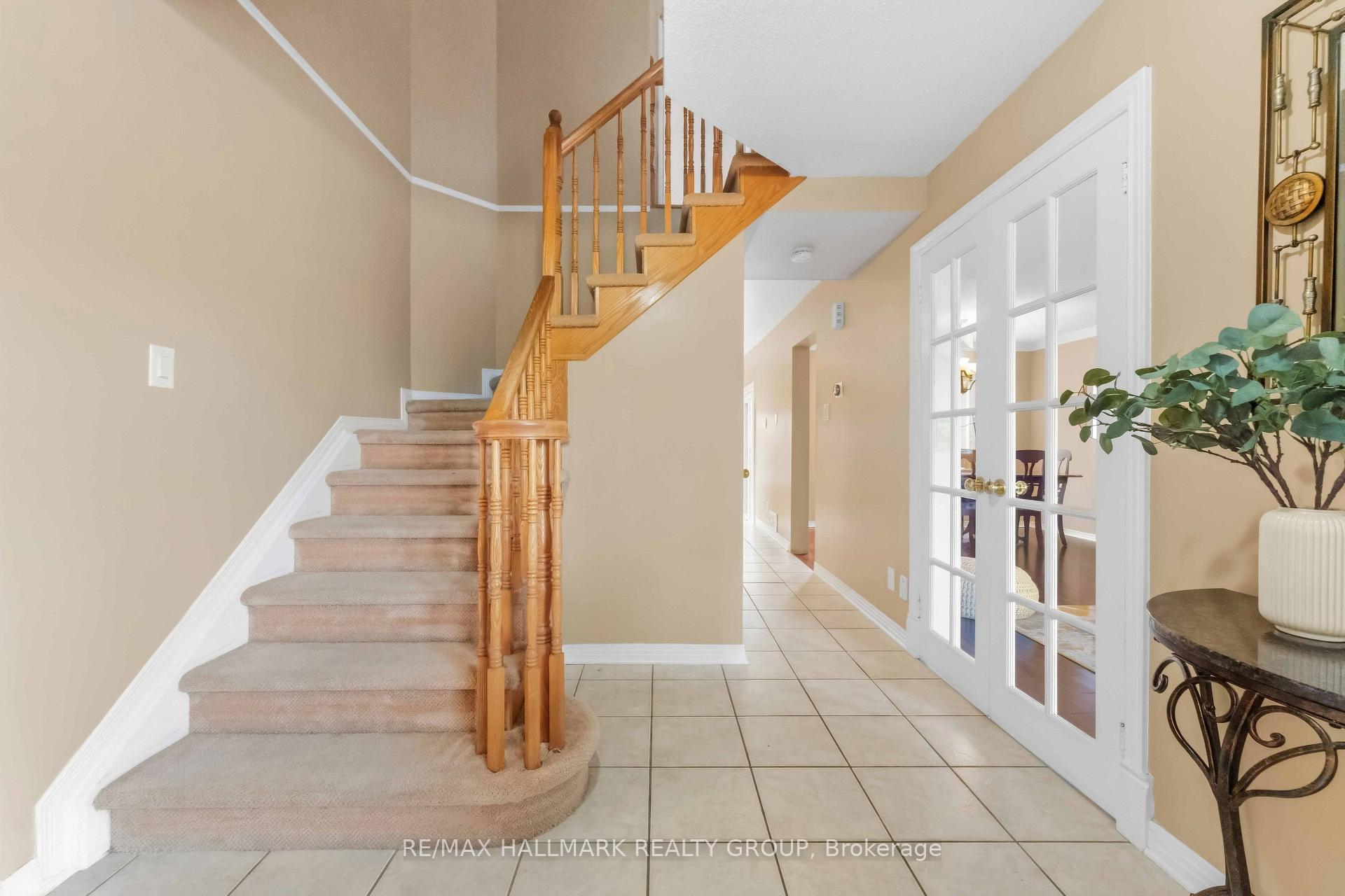 Photo 4 of 2053 Rolling Brook Drive, Ottawa, Chapel Hill South - Orleans Village — HOMEH