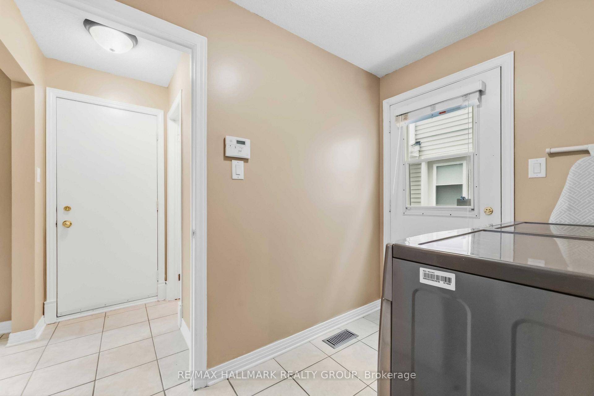 Photo 17 of 2053 Rolling Brook Drive, Ottawa, Chapel Hill South - Orleans Village — HOMEH