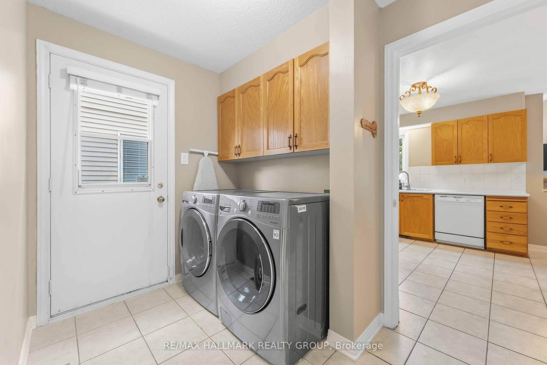 Photo 18 of 2053 Rolling Brook Drive, Ottawa, Chapel Hill South - Orleans Village — HOMEH