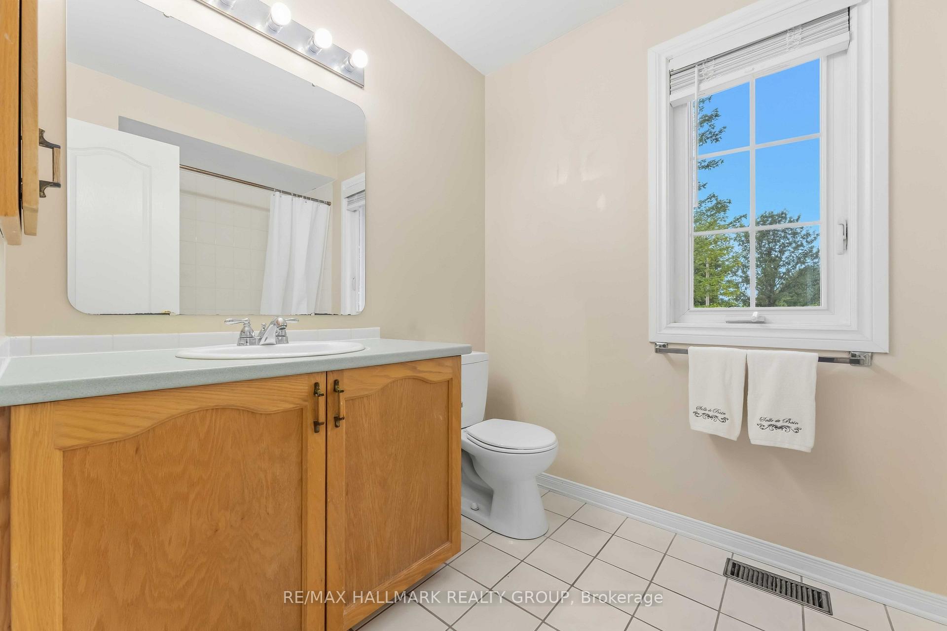 Photo 23 of 2053 Rolling Brook Drive, Ottawa, Chapel Hill South - Orleans Village — HOMEH