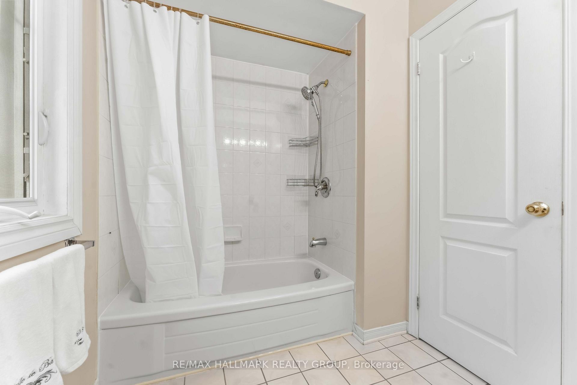 Photo 24 of 2053 Rolling Brook Drive, Ottawa, Chapel Hill South - Orleans Village — HOMEH