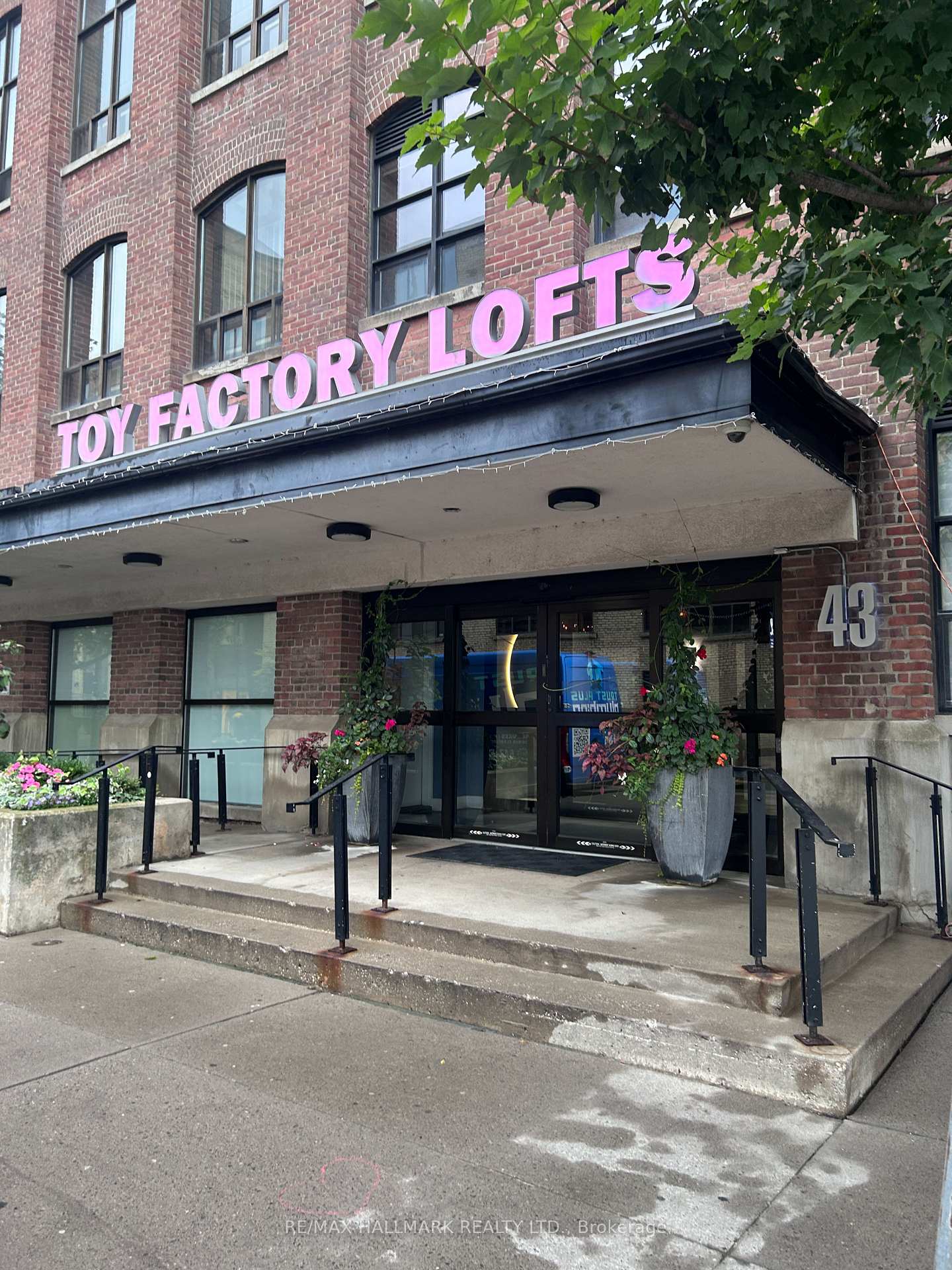 Front of Unit 707, 43 Hanna Avenue