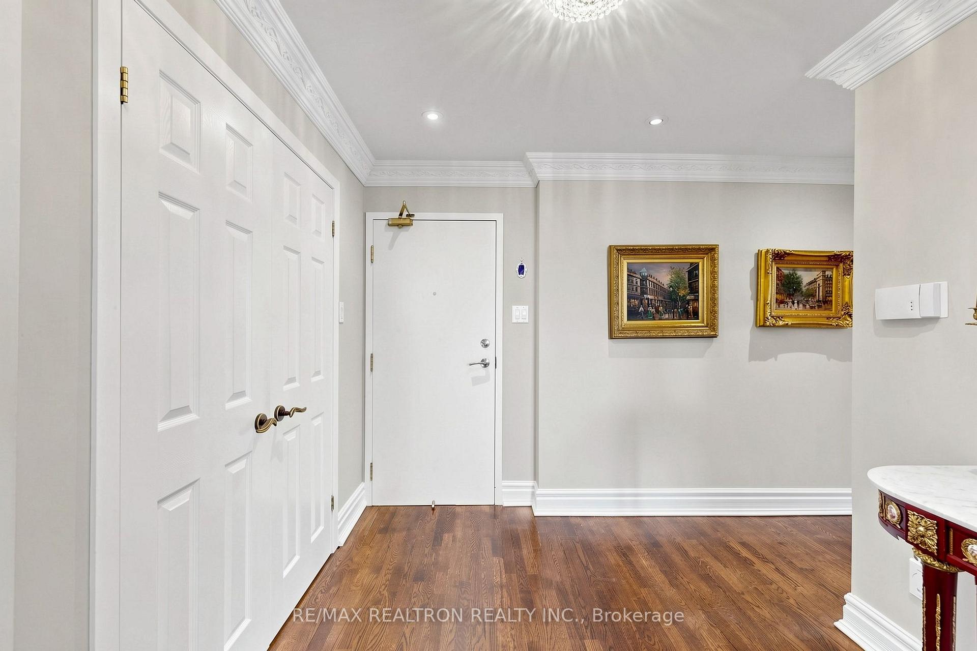 Photo 8 of Unit 1810, 7300 Yonge Street, Vaughan, Crestwood-Springfarm-Yorkhill — HOMEH