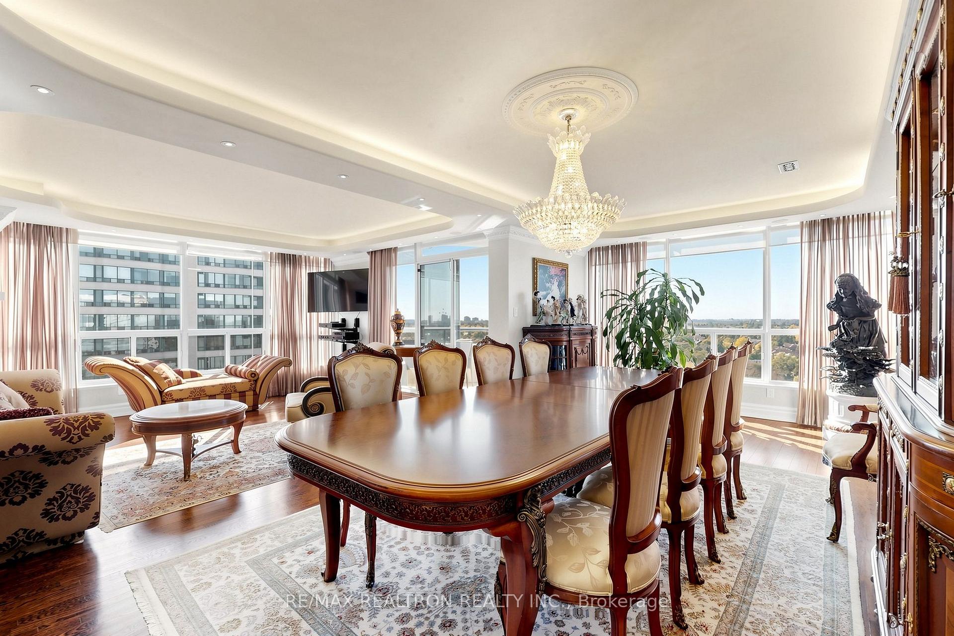Photo 9 of Unit 1810, 7300 Yonge Street, Vaughan, Crestwood-Springfarm-Yorkhill — HOMEH