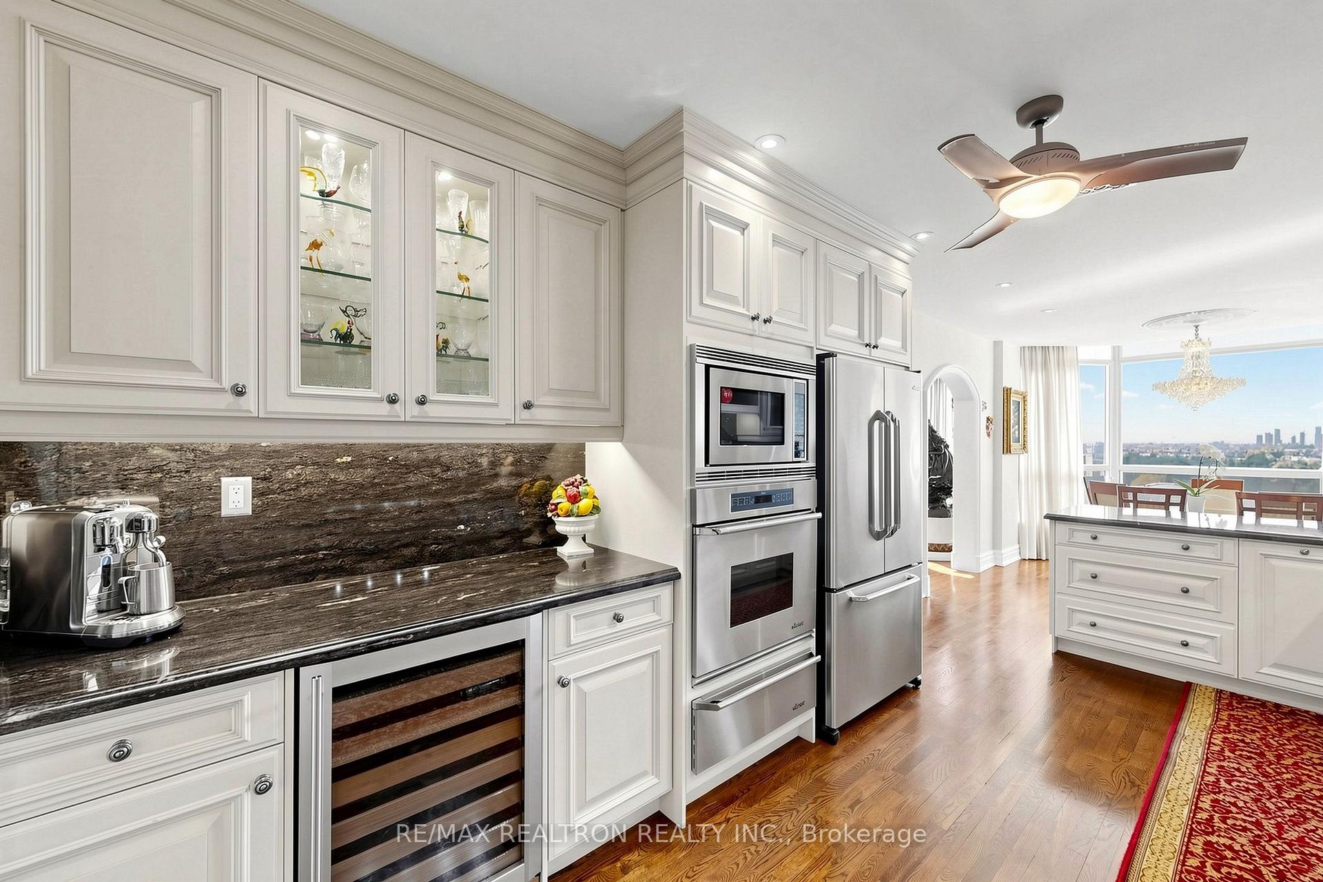 Photo 17 of Unit 1810, 7300 Yonge Street, Vaughan, Crestwood-Springfarm-Yorkhill — HOMEH