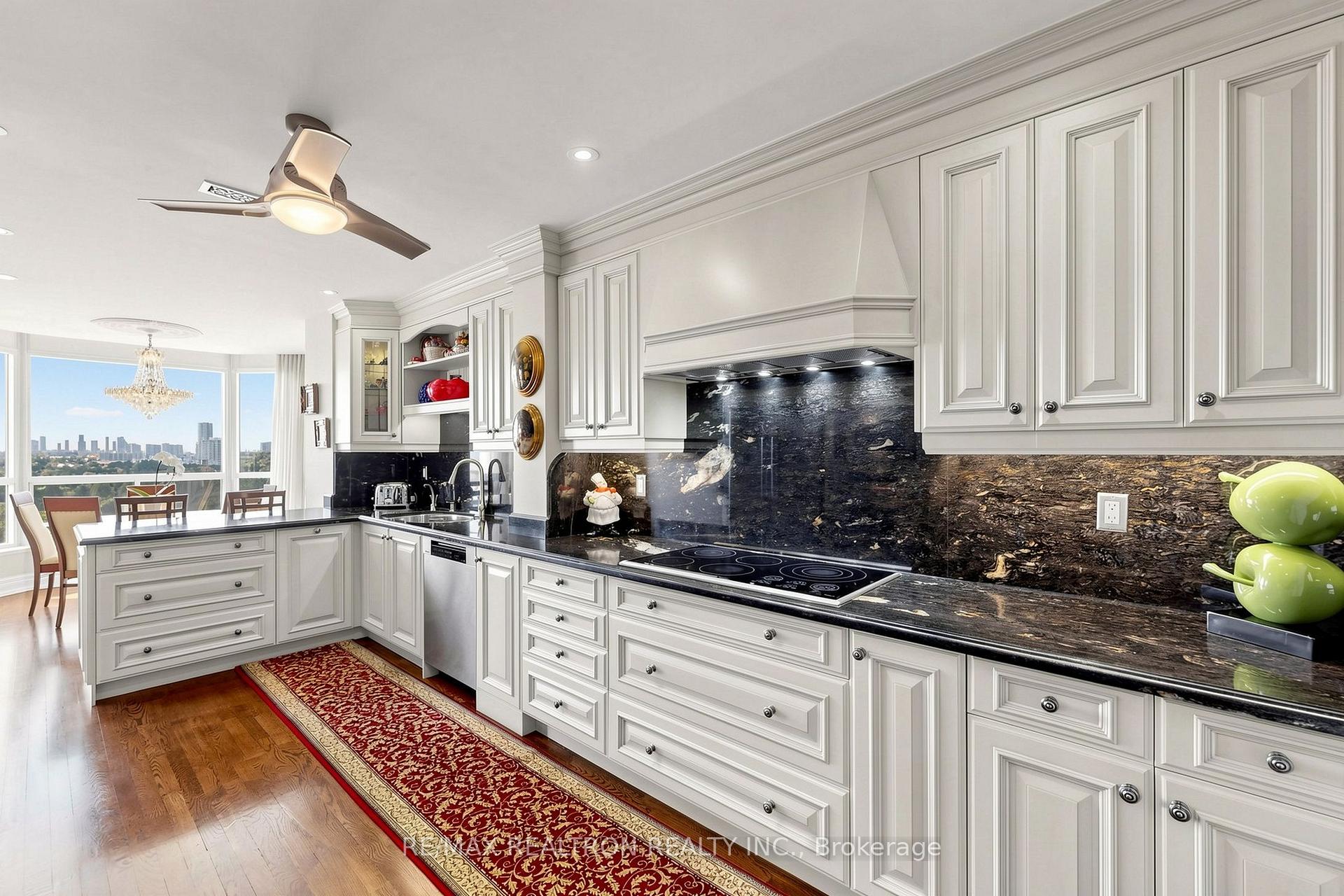 Photo 18 of Unit 1810, 7300 Yonge Street, Vaughan, Crestwood-Springfarm-Yorkhill — HOMEH