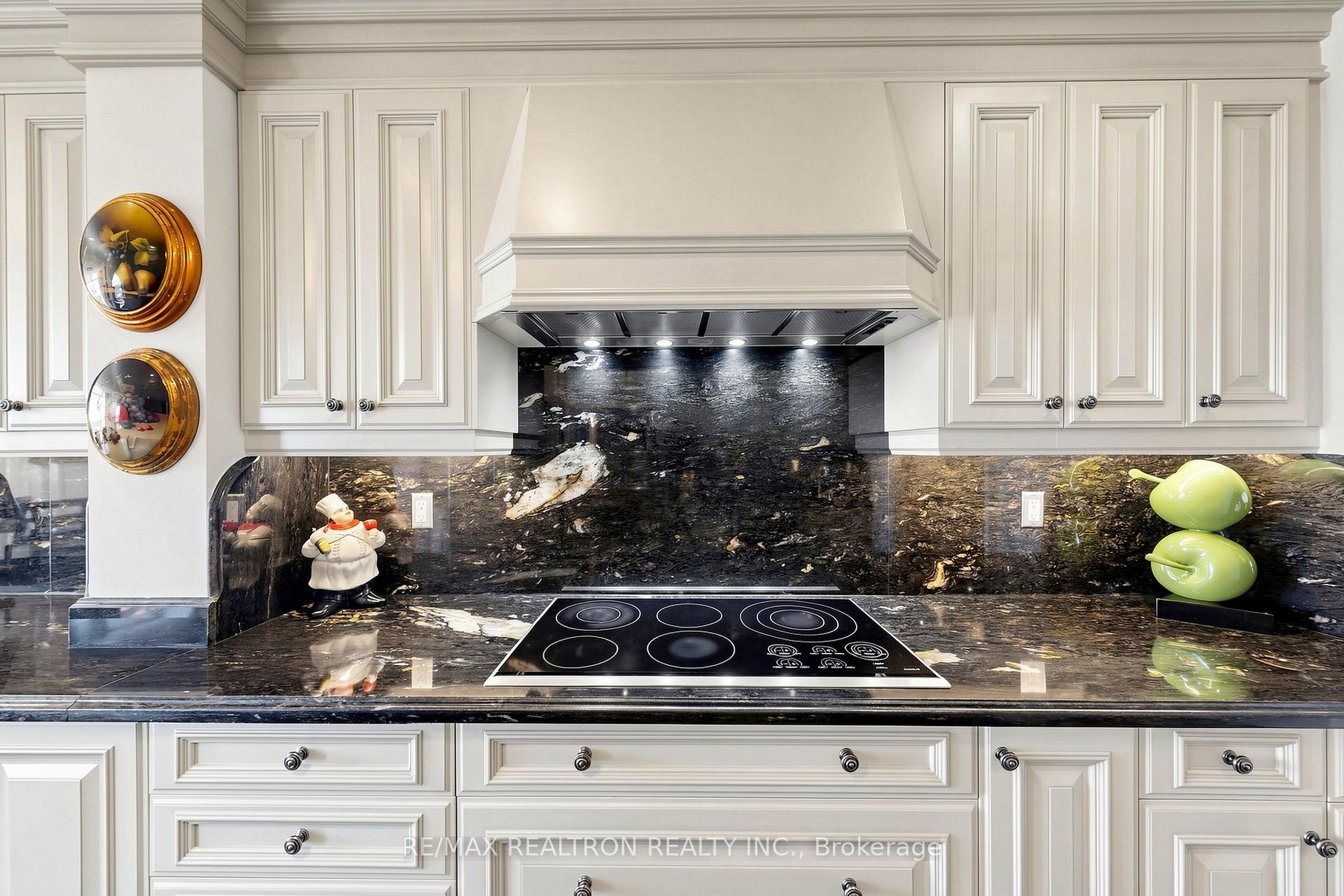 Photo 22 of Unit 1810, 7300 Yonge Street, Vaughan, Crestwood-Springfarm-Yorkhill — HOMEH