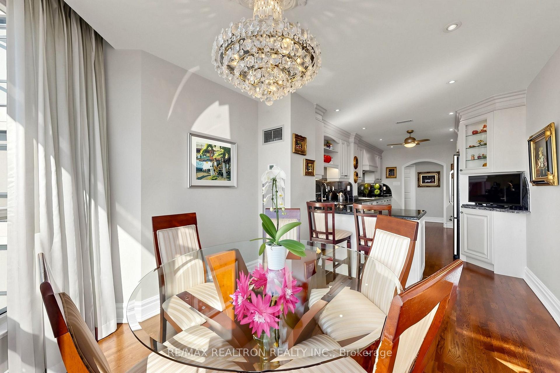 Photo 23 of Unit 1810, 7300 Yonge Street, Vaughan, Crestwood-Springfarm-Yorkhill — HOMEH