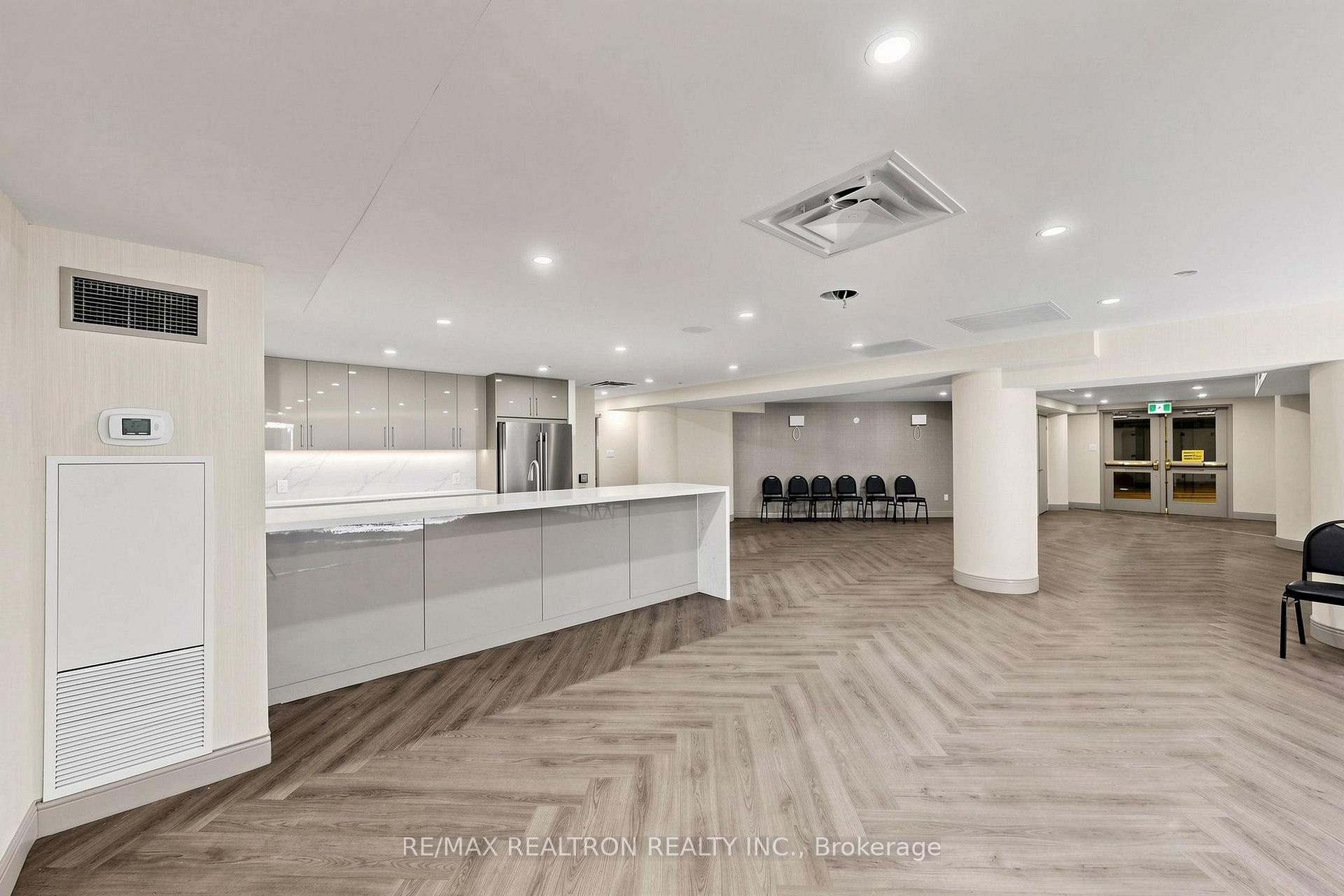 Photo 44 of Unit 1810, 7300 Yonge Street, Vaughan, Crestwood-Springfarm-Yorkhill — HOMEH