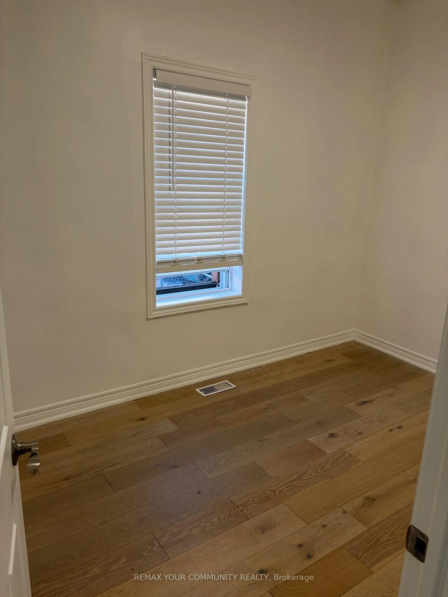 Photo 5 of Unit Main, 504 Caledonia Road, Toronto, Caledonia-Fairbank — HOMEH
