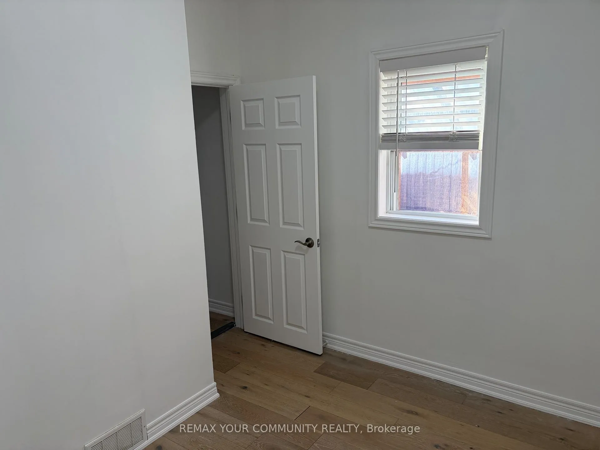 Photo 7 of Unit Main, 504 Caledonia Road, Toronto, Caledonia-Fairbank — HOMEH