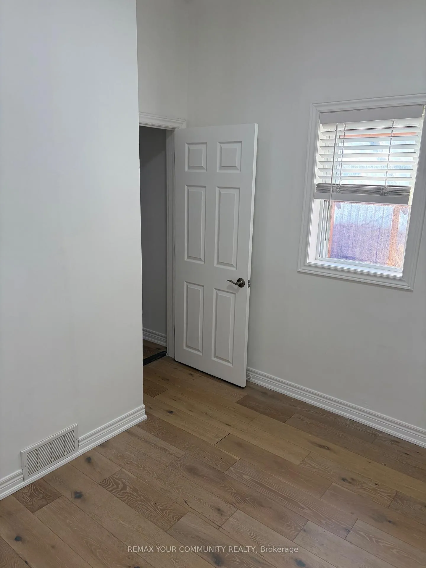 Photo 8 of Unit Main, 504 Caledonia Road, Toronto, Caledonia-Fairbank — HOMEH