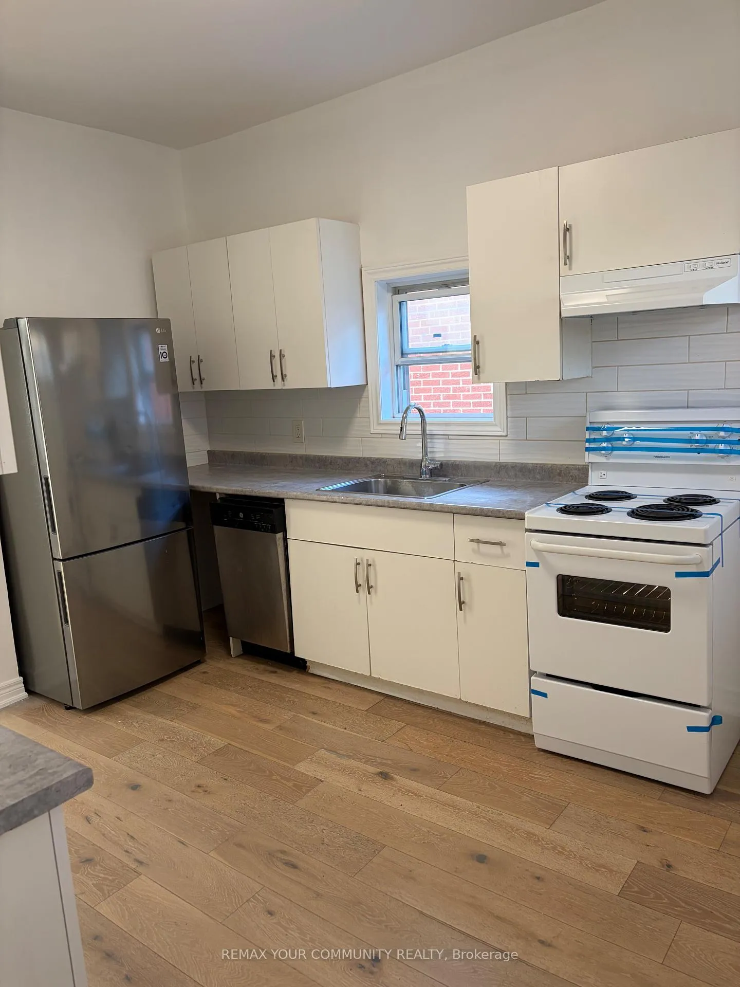 Photo 10 of Unit Main, 504 Caledonia Road, Toronto, Caledonia-Fairbank — HOMEH