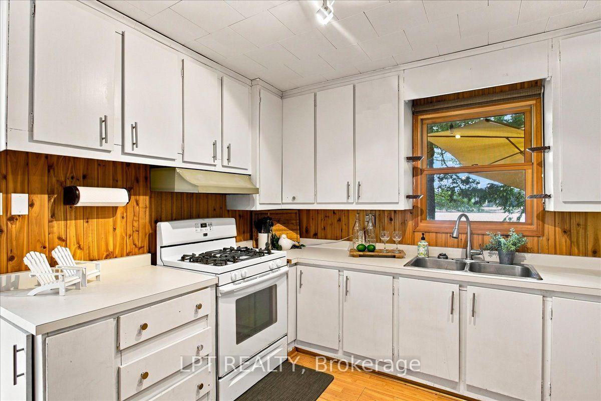 Photo 11 of 48 Broadriver Road, Seguin — HOMEH
