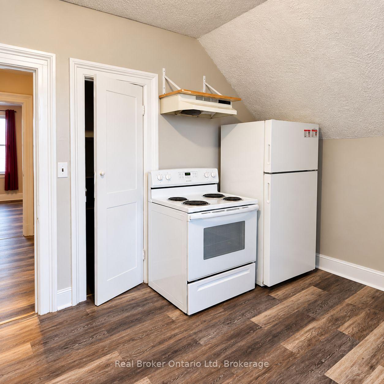 Photo 7 of Unit 2, 1154 4th Avenue E, Owen Sound — HOMEH