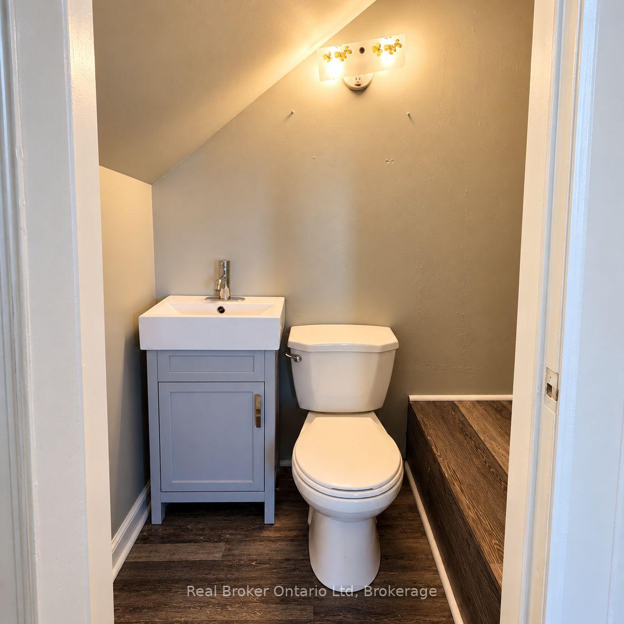 Photo 10 of Unit 2, 1154 4th Avenue E, Owen Sound — HOMEH