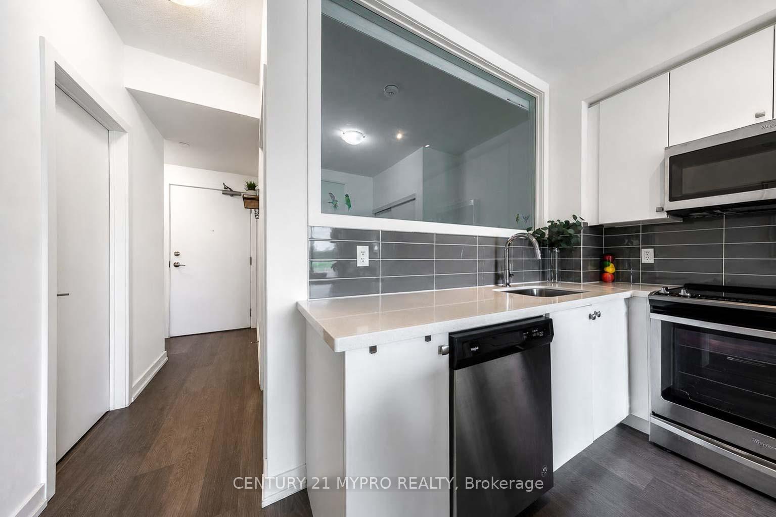 Photo 3 of Unit 320, 555 William Graham Drive, Aurora, Rural Aurora — HOMEH