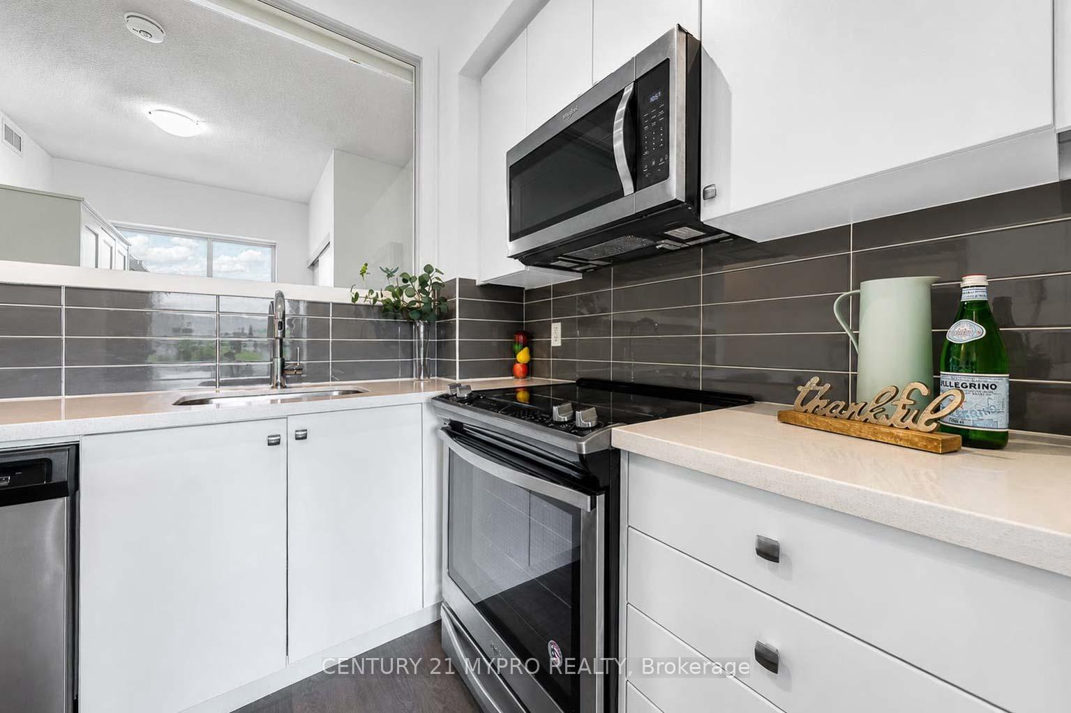 Photo 6 of Unit 320, 555 William Graham Drive, Aurora, Rural Aurora — HOMEH