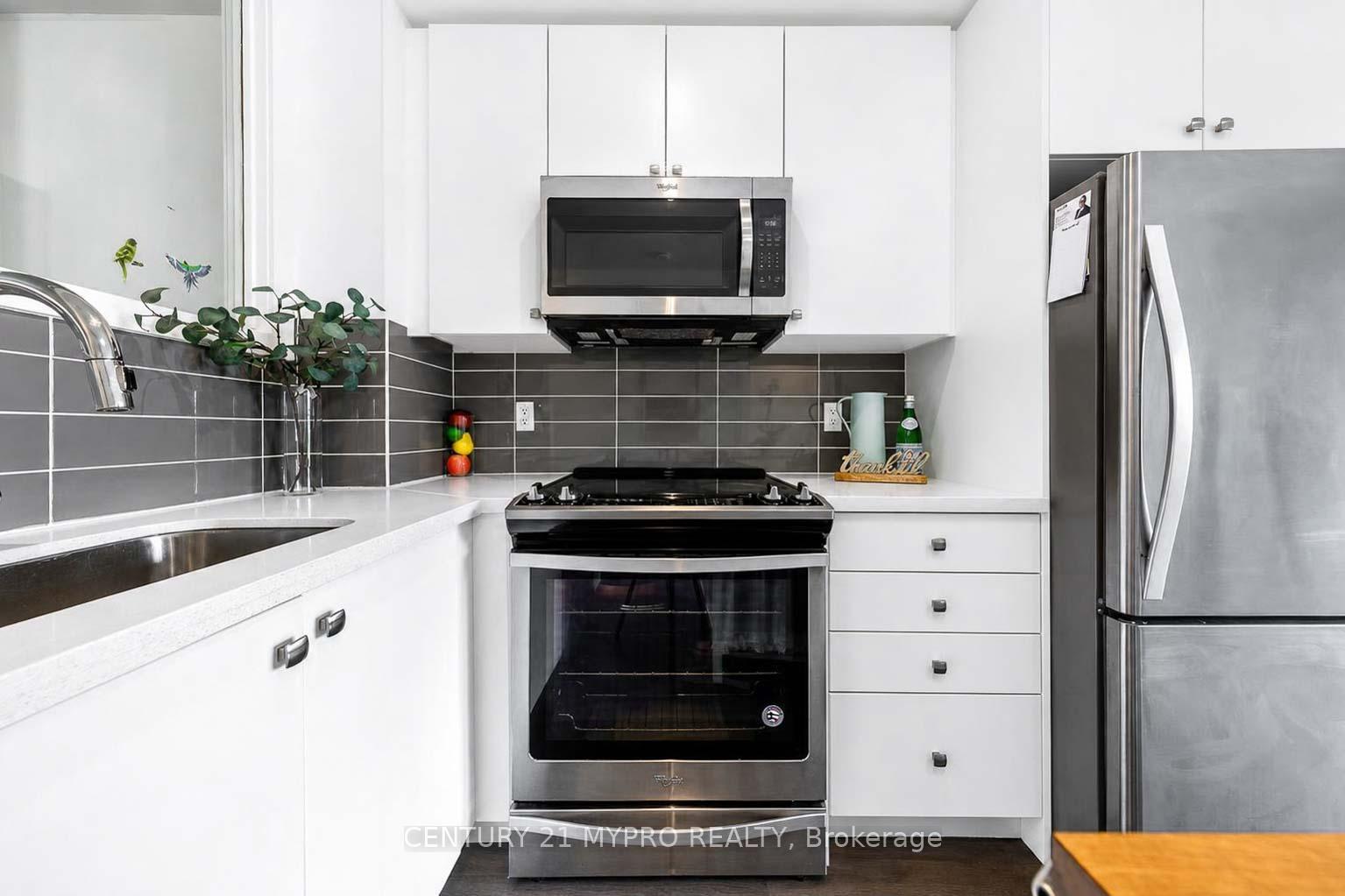 Photo 7 of Unit 320, 555 William Graham Drive, Aurora, Rural Aurora — HOMEH