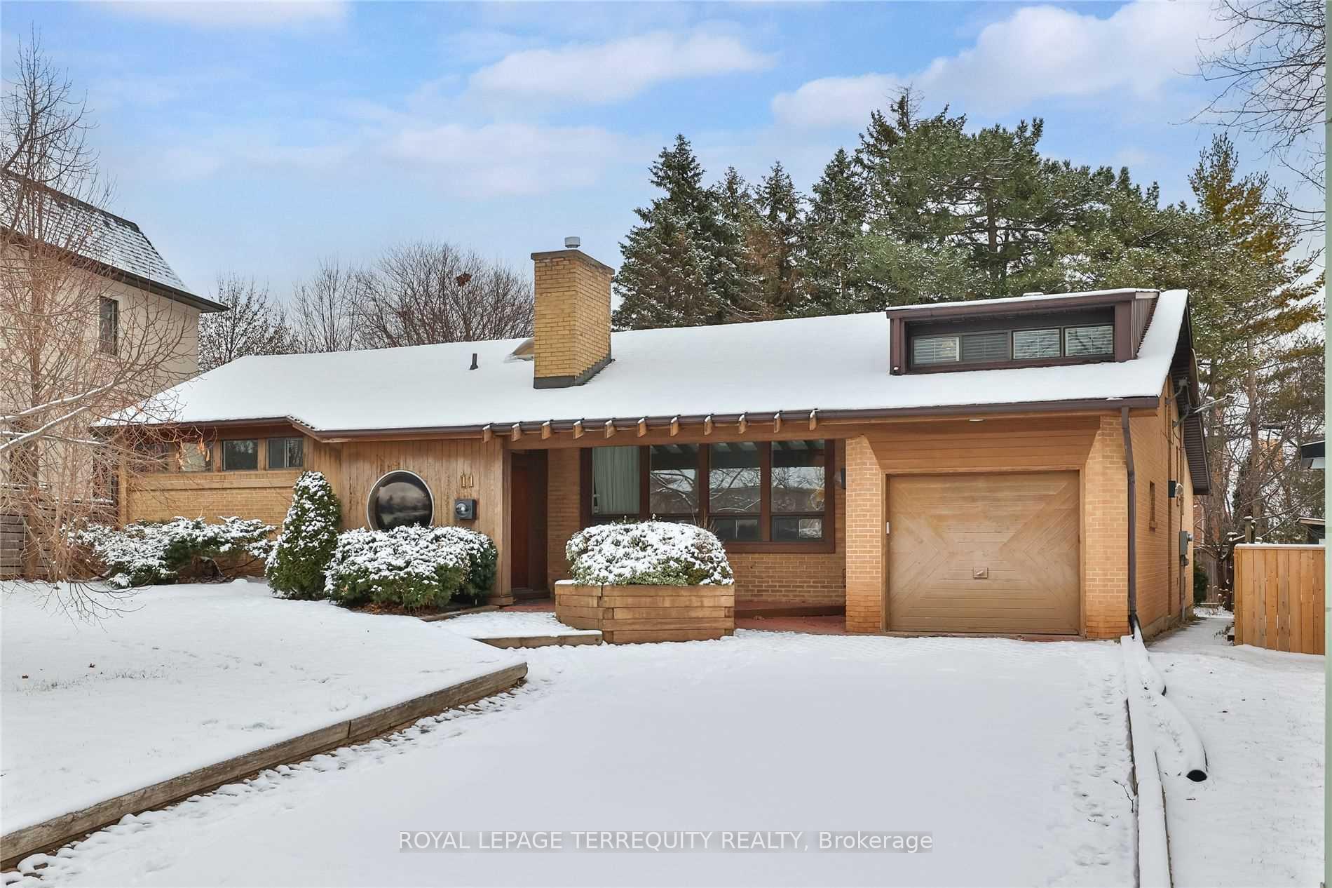 Photo 1 of 11 Leacroft Crescent, North York, Banbury-Don Mills — HOMEH