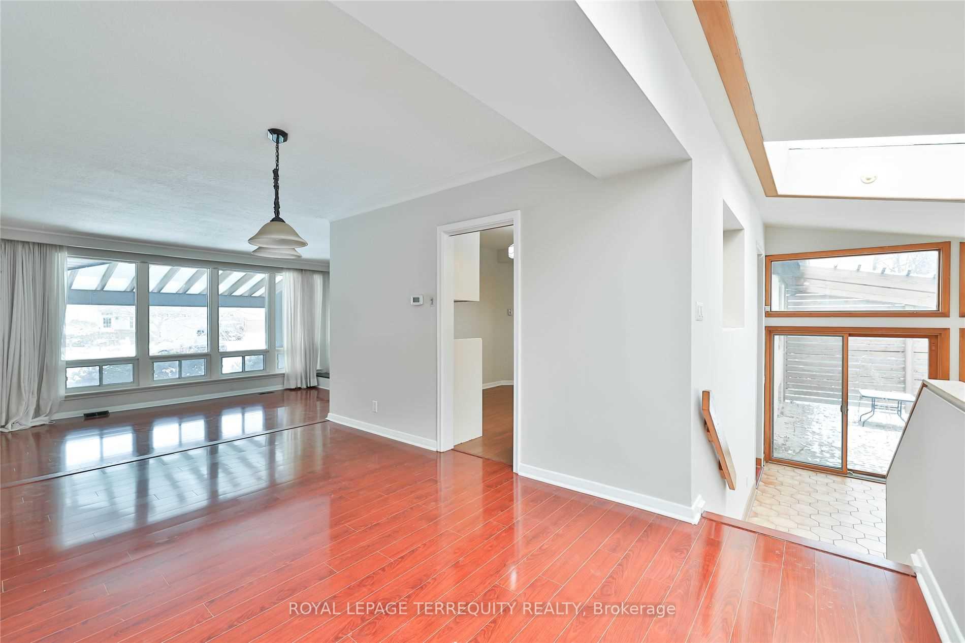 Photo 11 of 11 Leacroft Crescent, North York, Banbury-Don Mills — HOMEH