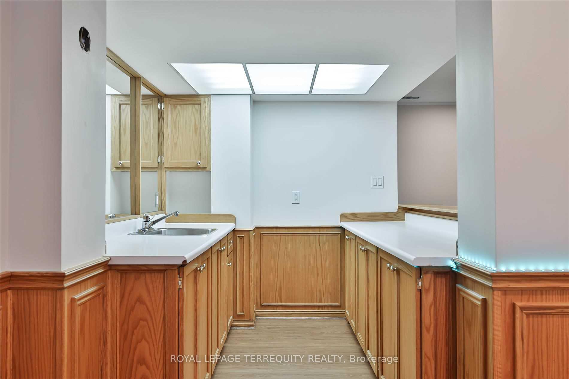 Photo 33 of 11 Leacroft Crescent, North York, Banbury-Don Mills — HOMEH
