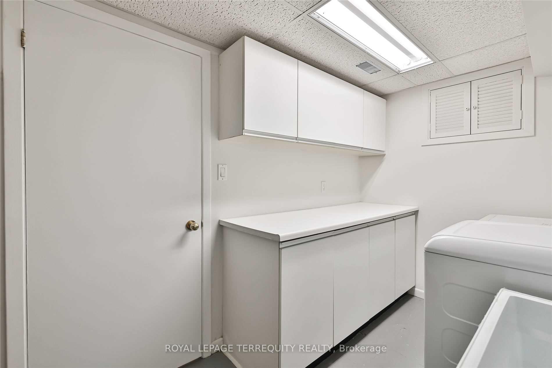 Photo 37 of 11 Leacroft Crescent, North York, Banbury-Don Mills — HOMEH