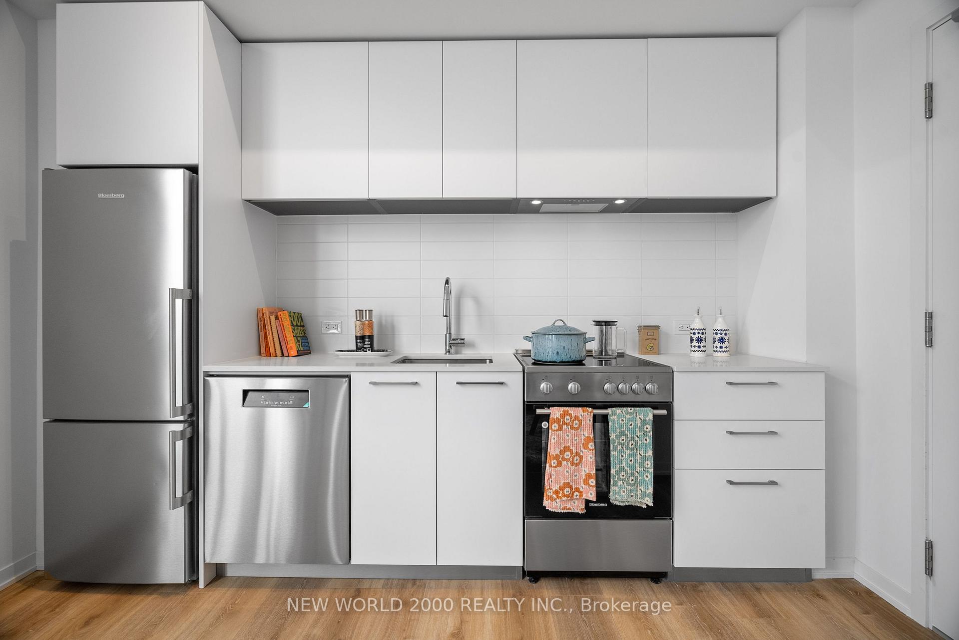 Photo 12 of Unit 1210, 101 Roehampton Avenue, Toronto, Mount Pleasant West — HOMEH