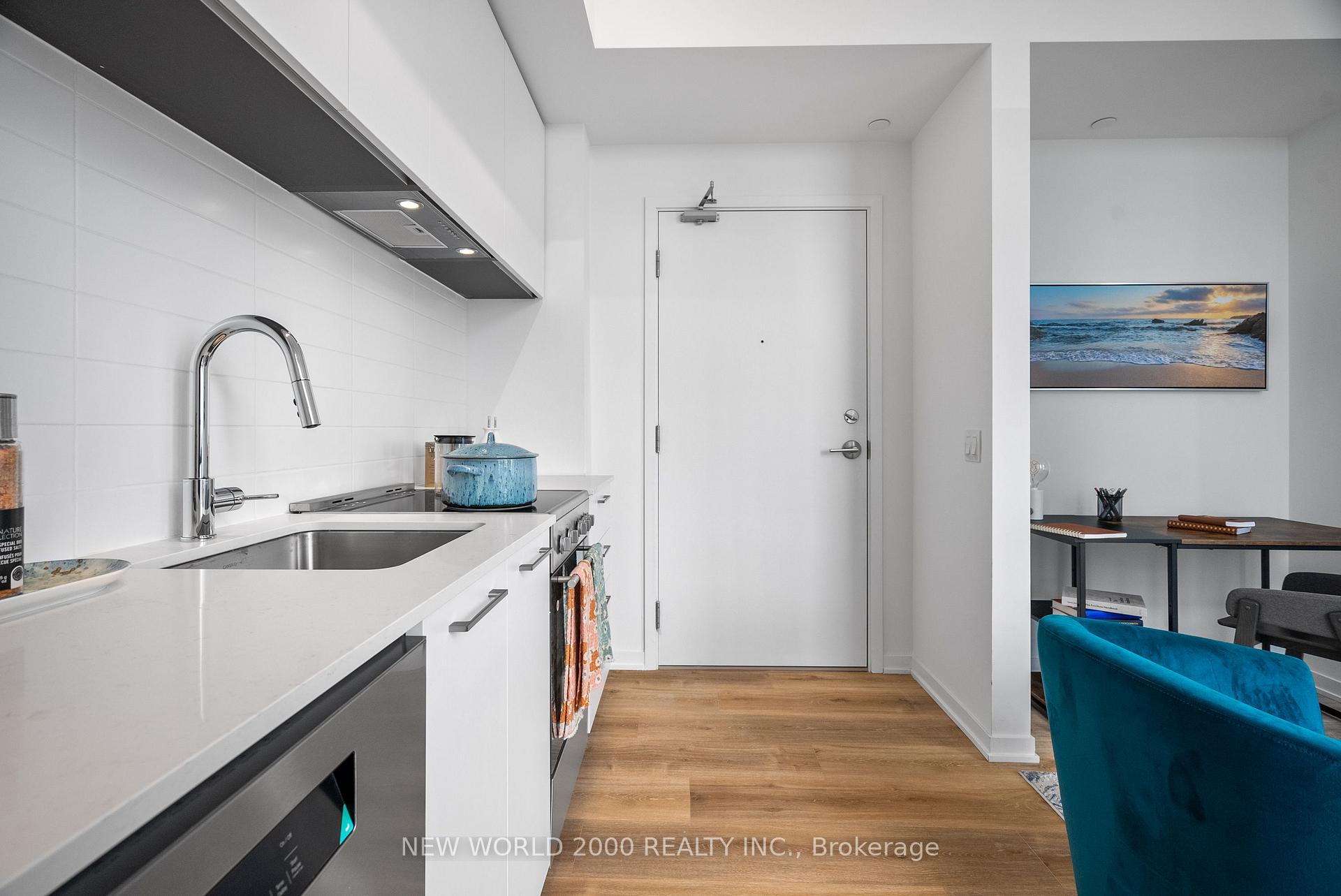 Photo 15 of Unit 1210, 101 Roehampton Avenue, Toronto, Mount Pleasant West — HOMEH