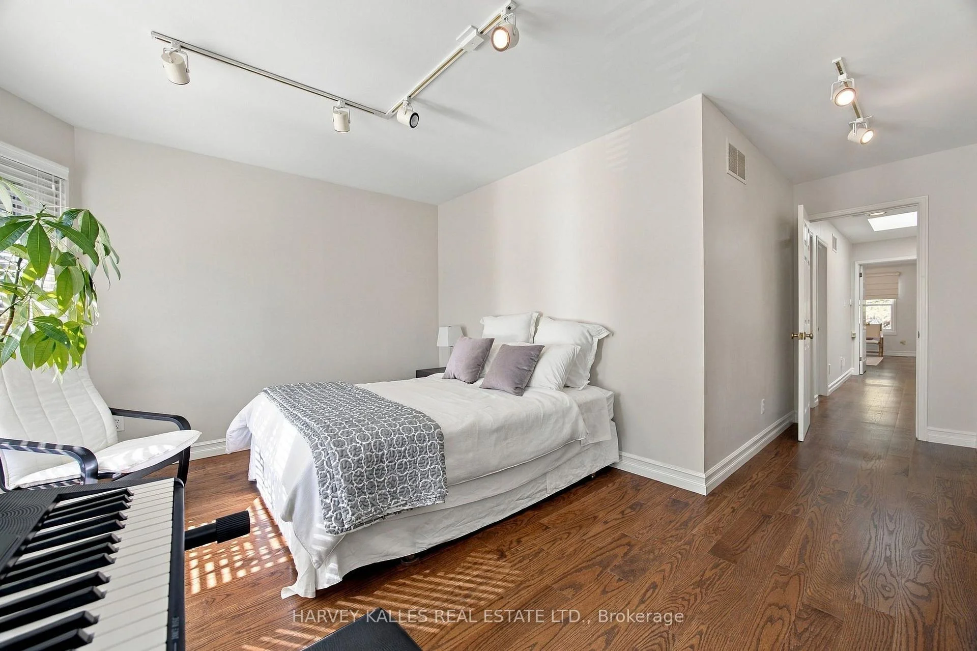 Photo 57 of 110 Glenforest Road, Toronto, Lawrence Park North — HOMEH