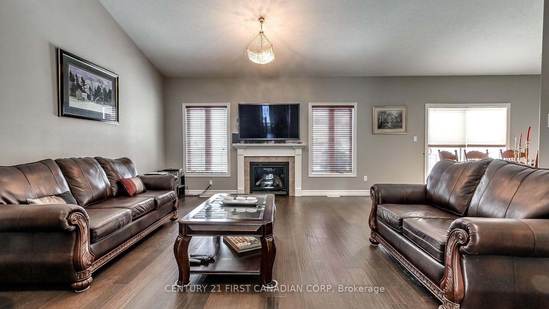 Photo 3 of 2746 Bateman Trail, London, South W — HOMEH