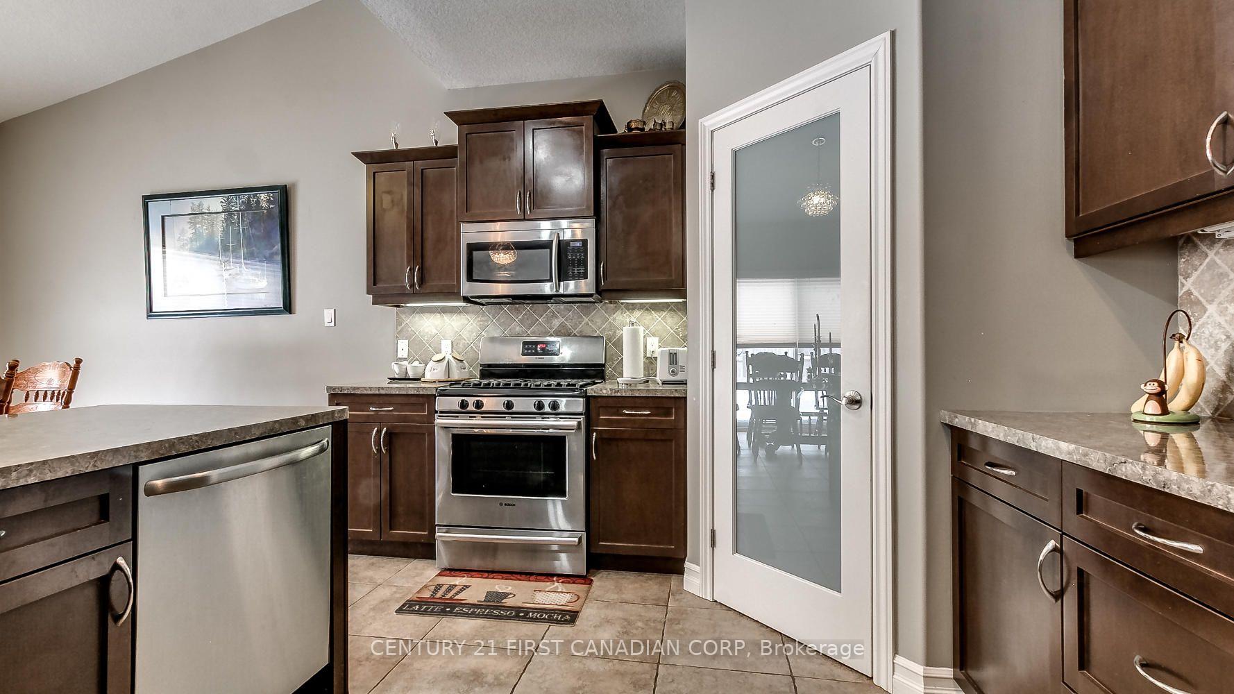 Photo 6 of 2746 Bateman Trail, London, South W — HOMEH