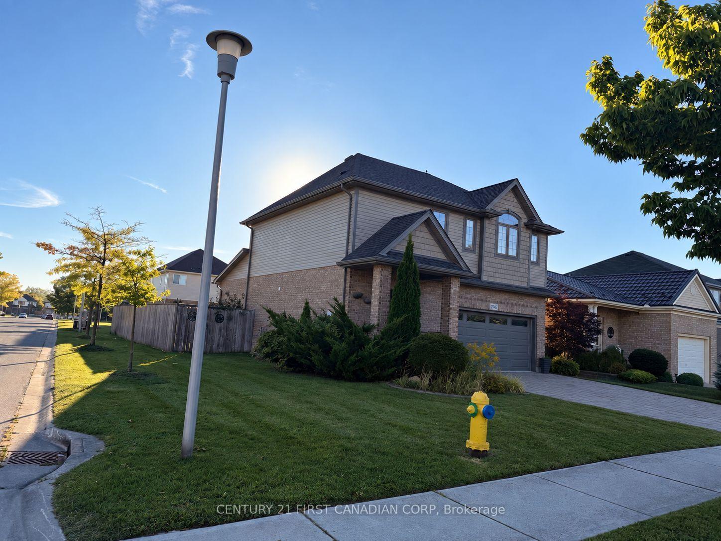 Photo 4 of 2746 Bateman Trail, London, South W — HOMEH